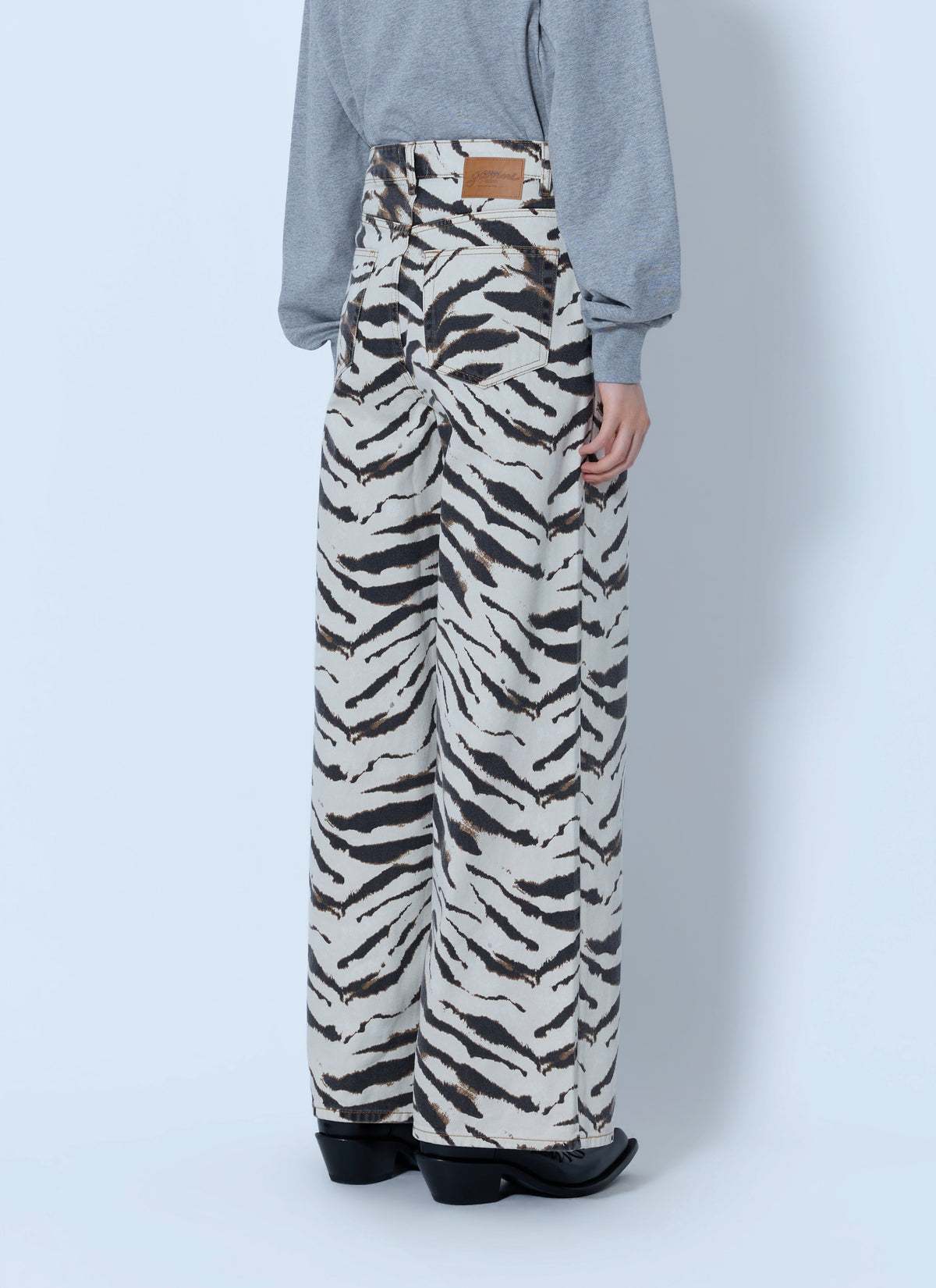 Print denim lari jeans