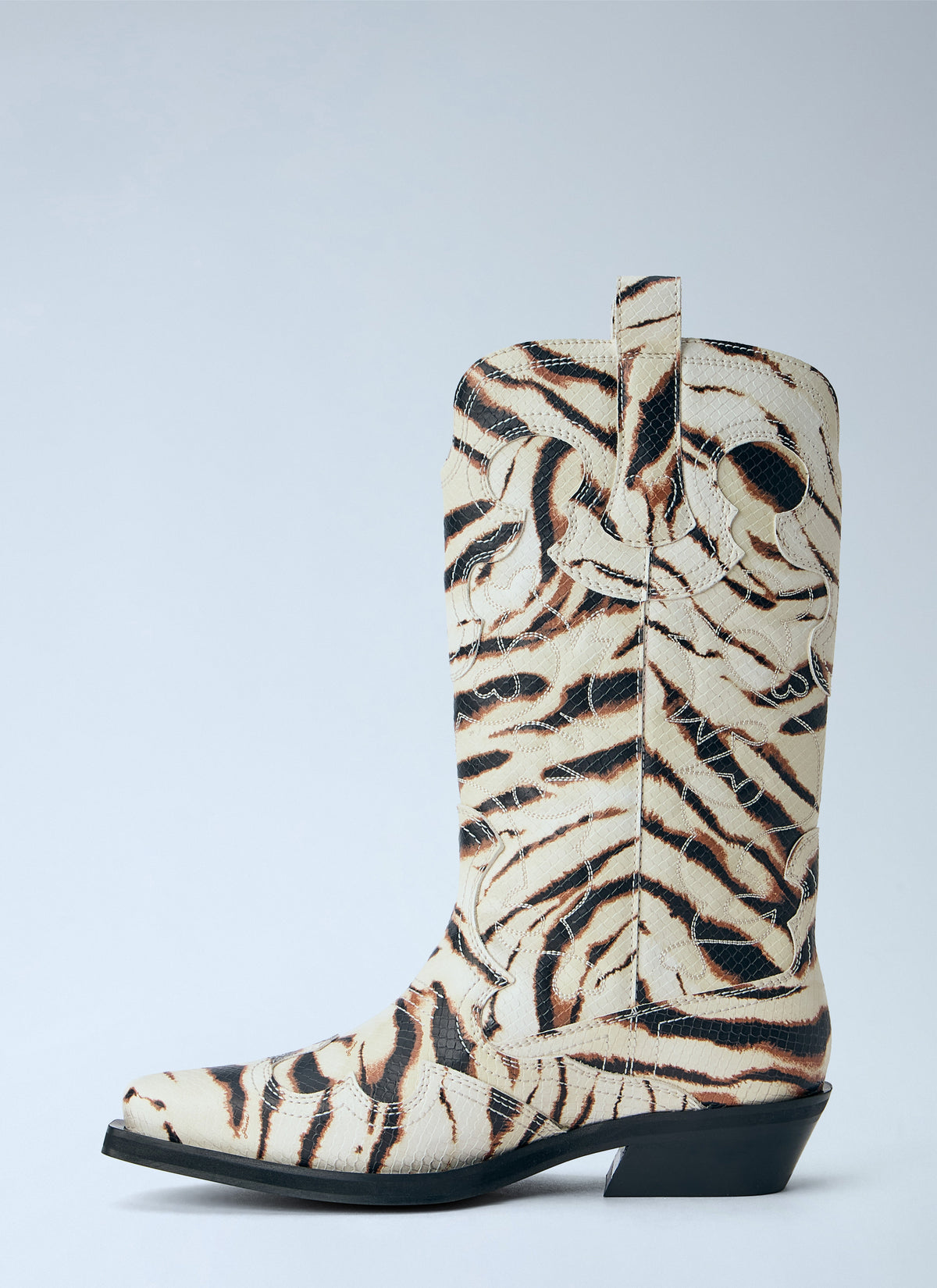 Mid shaft embroidered western boots