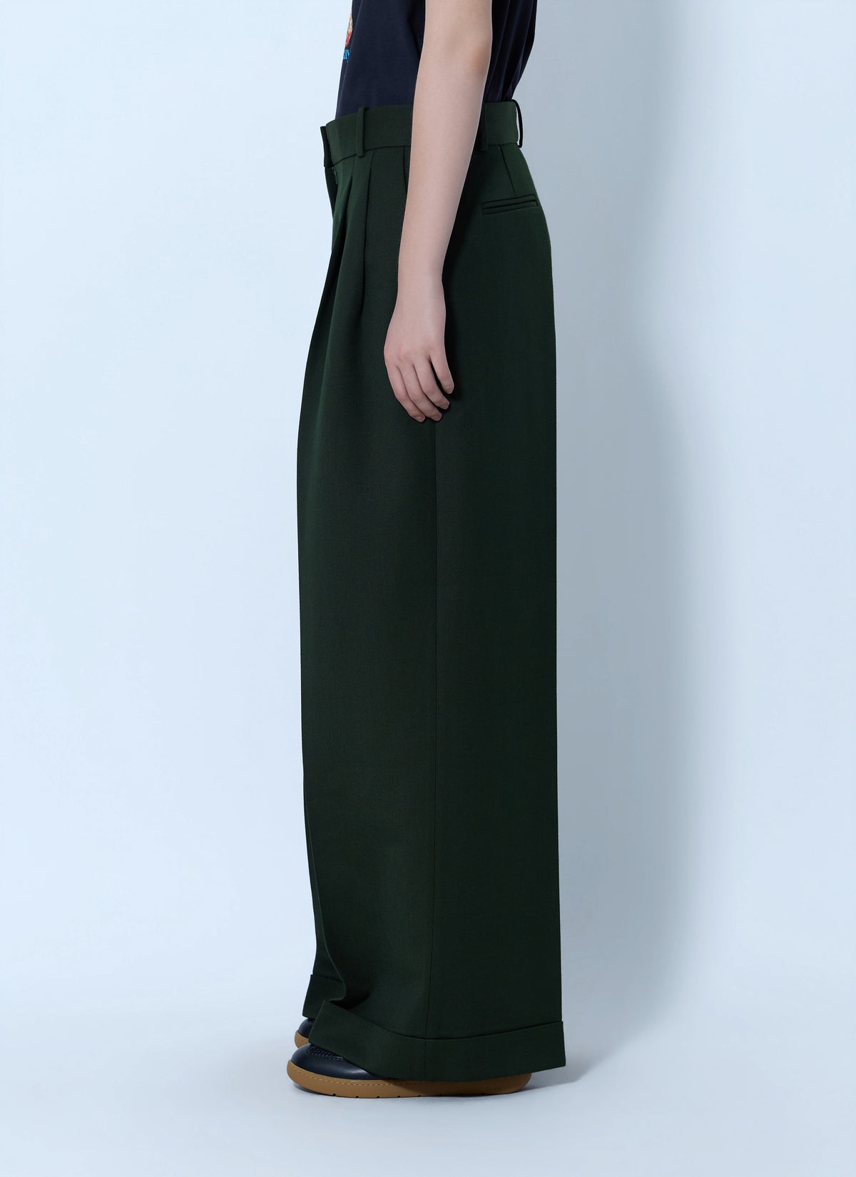 Single wool twill oversized pleated pants