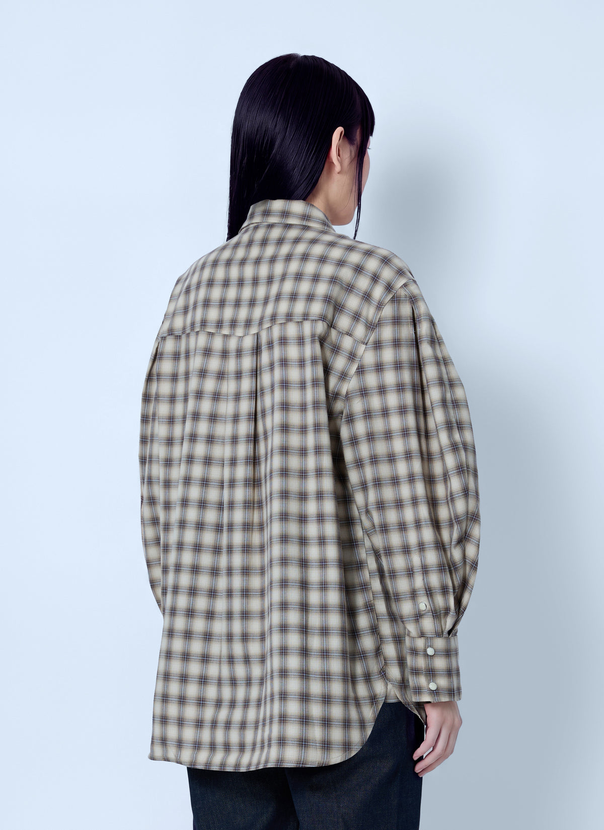 Light check flannel pleated sleeve shirt