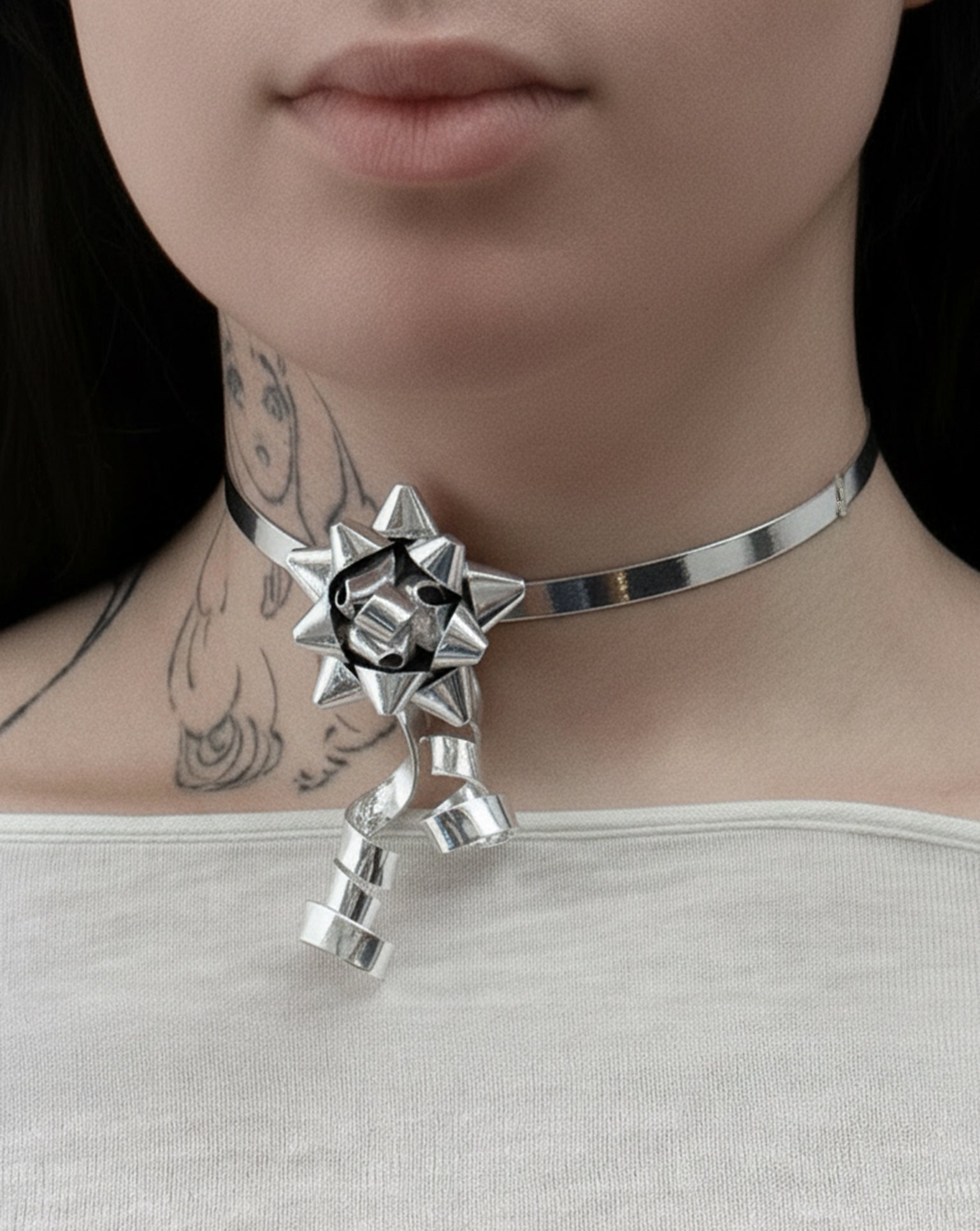 Gift wrap choker