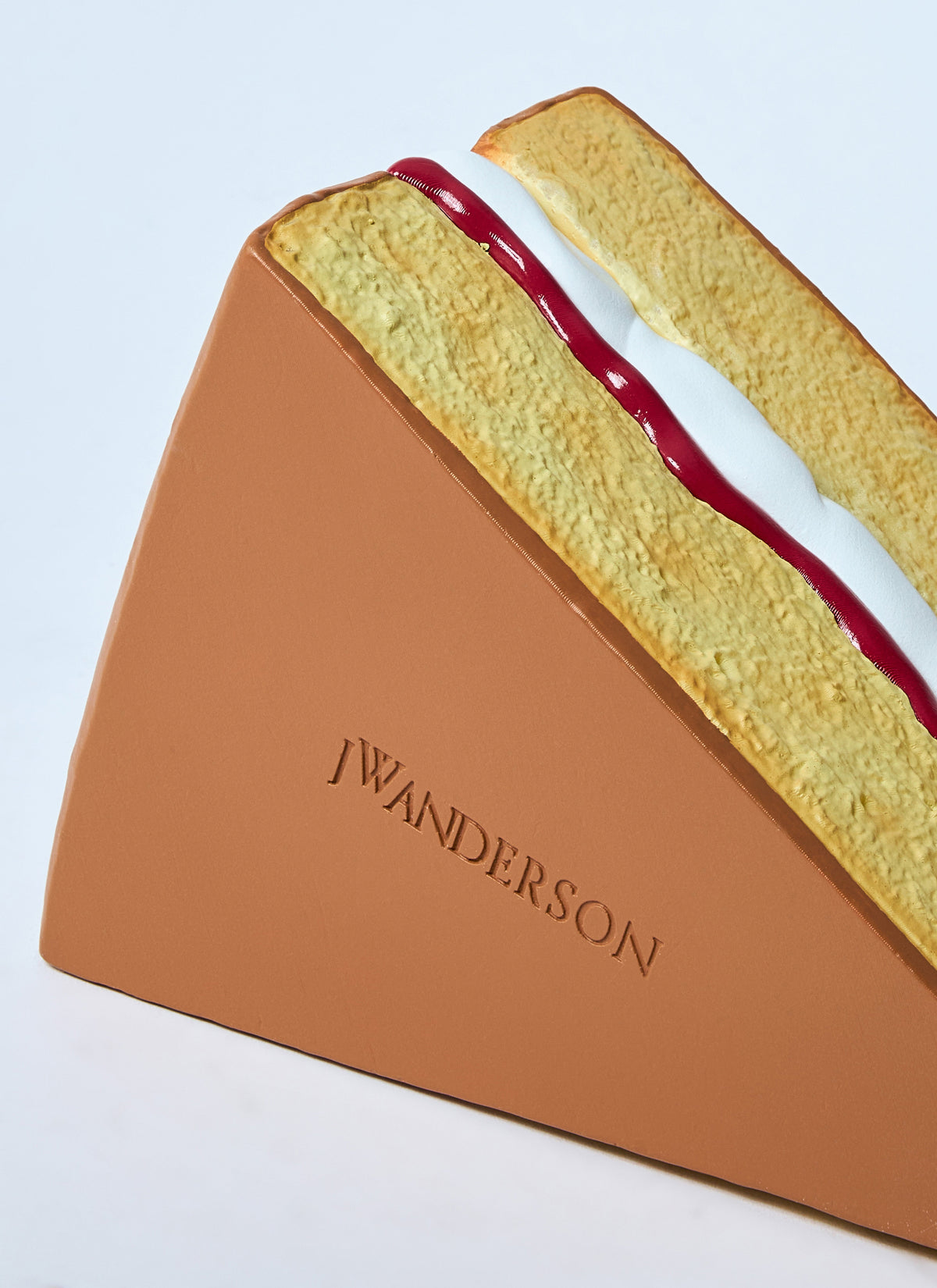 Victoria sponge clutch