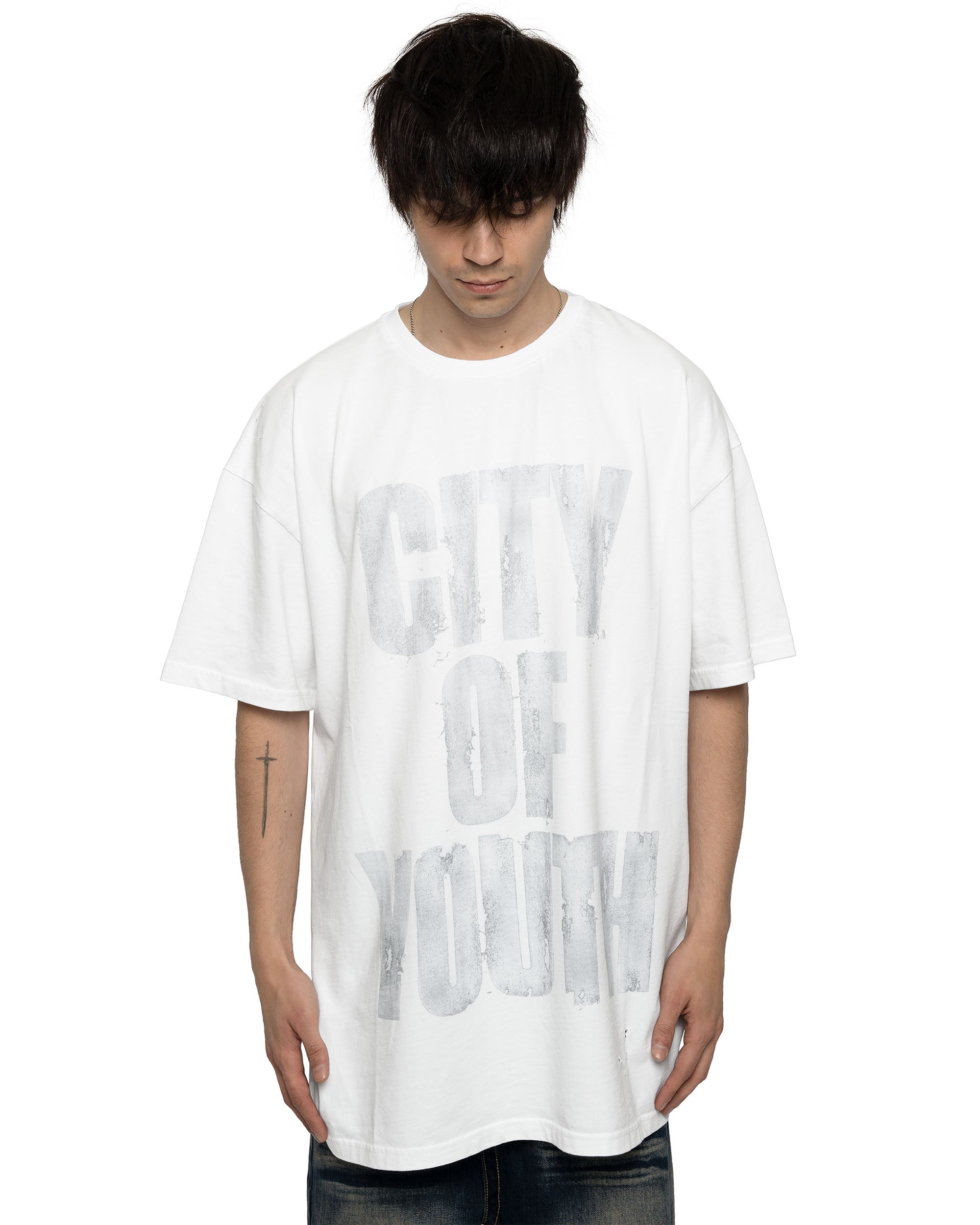 White oversized t-shirt