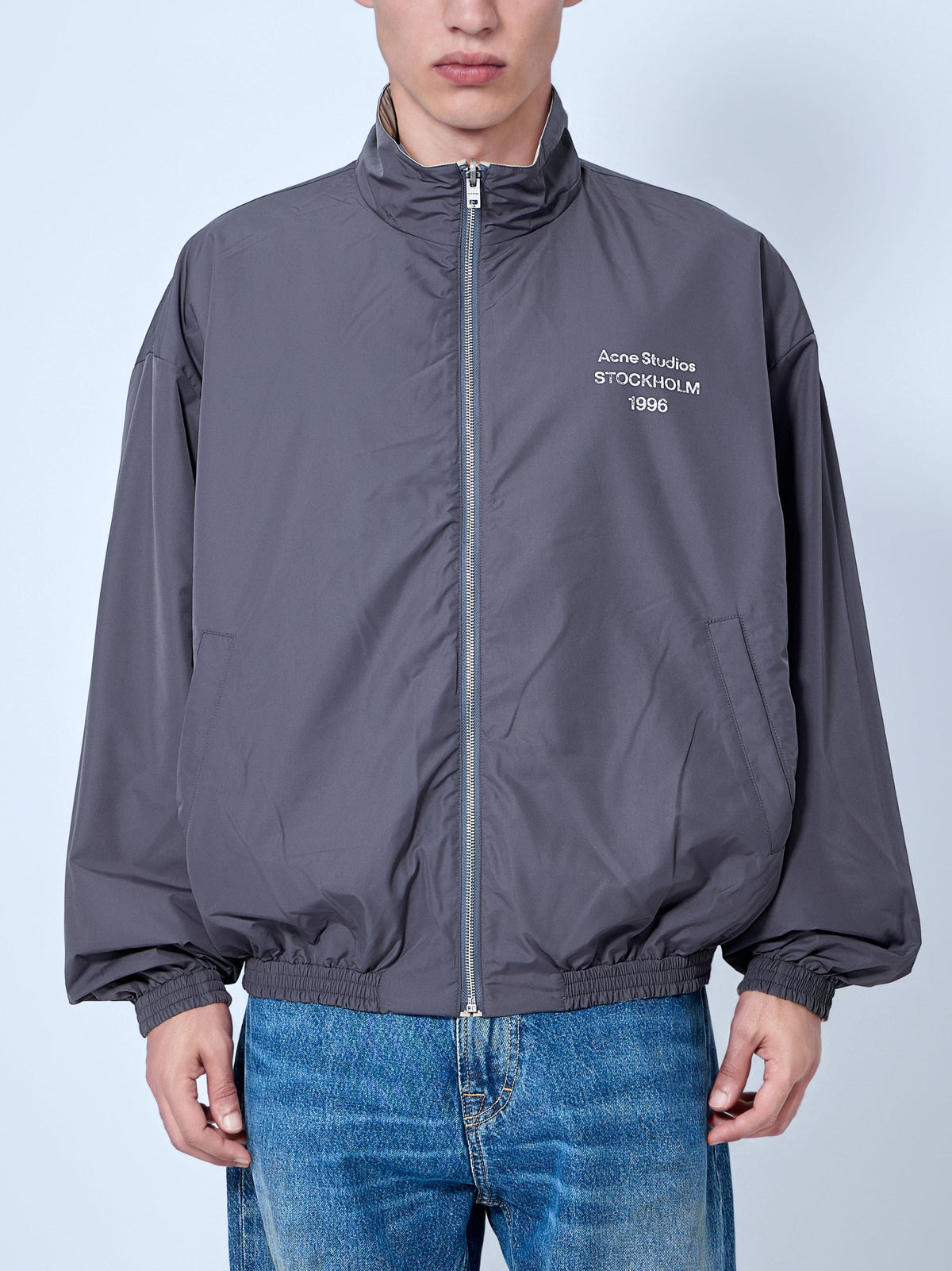 Reversible zip-up jacket
