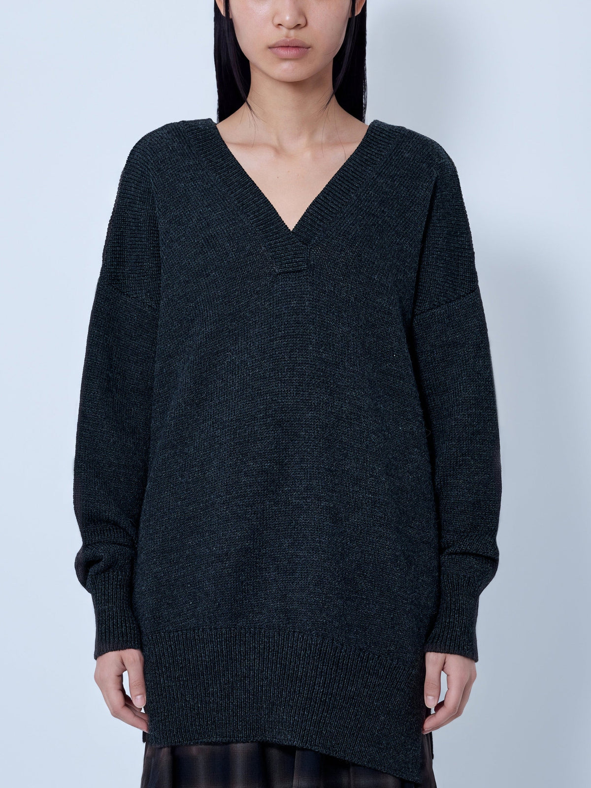Raise v-neck sweater