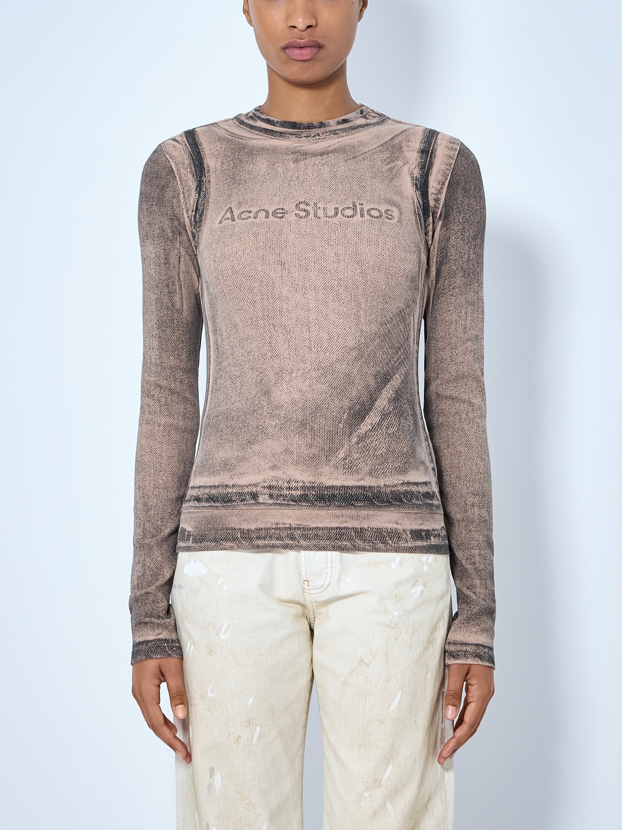 Long sleeve logo top