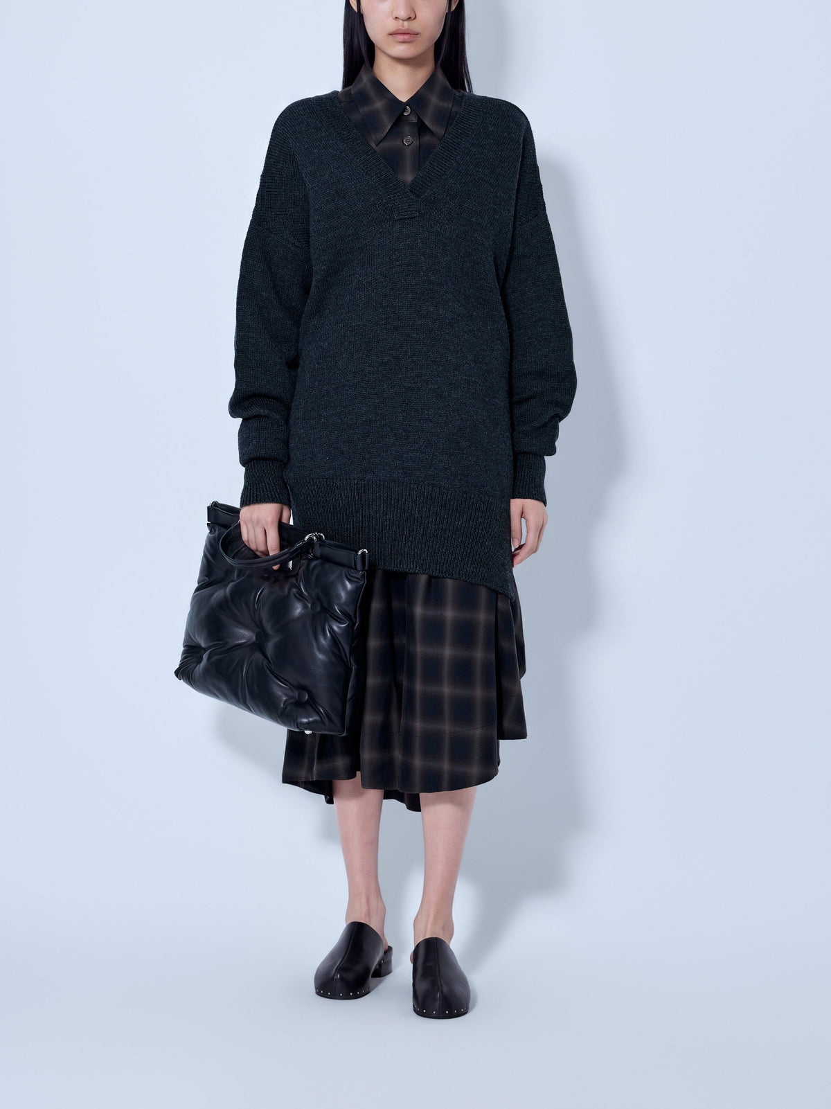 Raise v-neck sweater