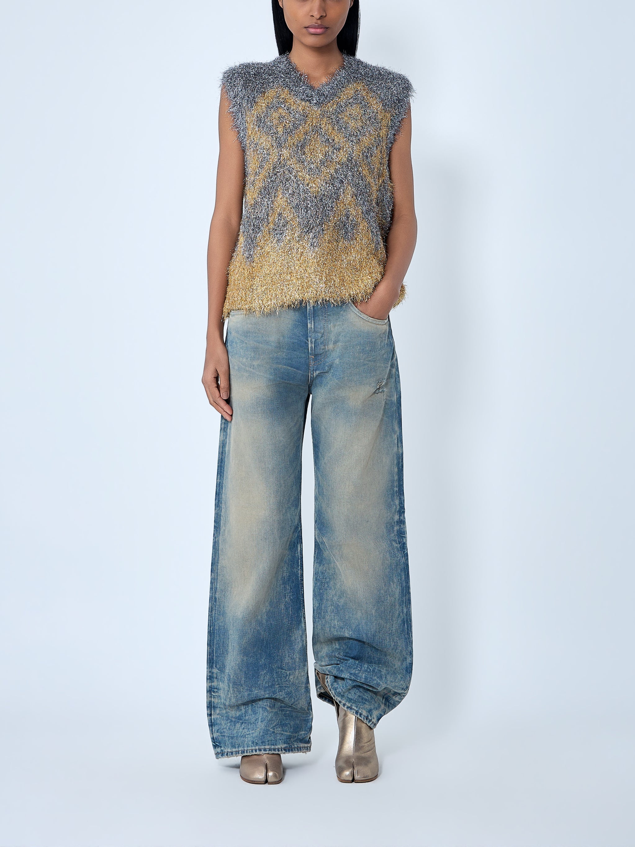 Textured sleeveless knit top