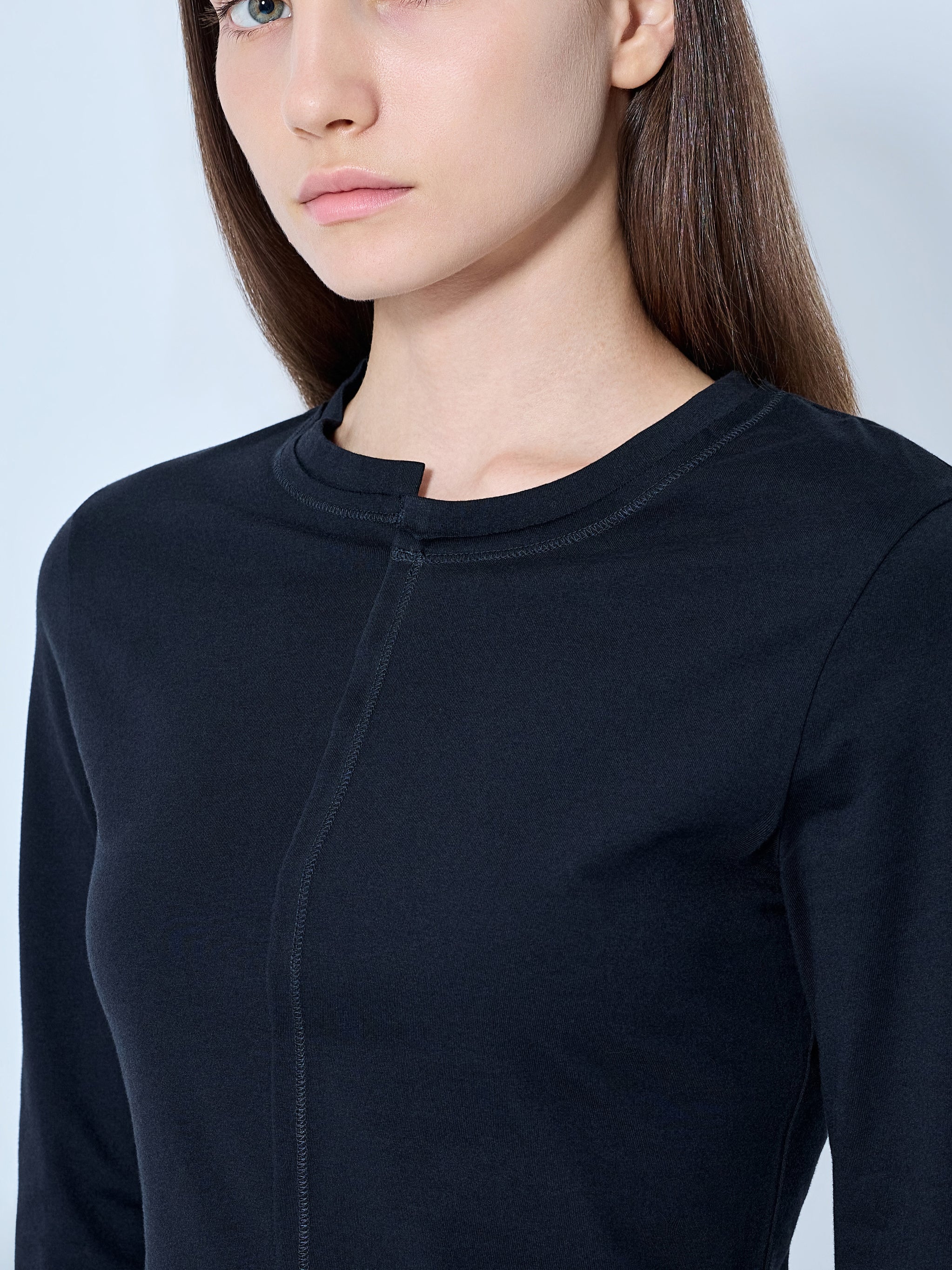 Long sleeve crewneck top