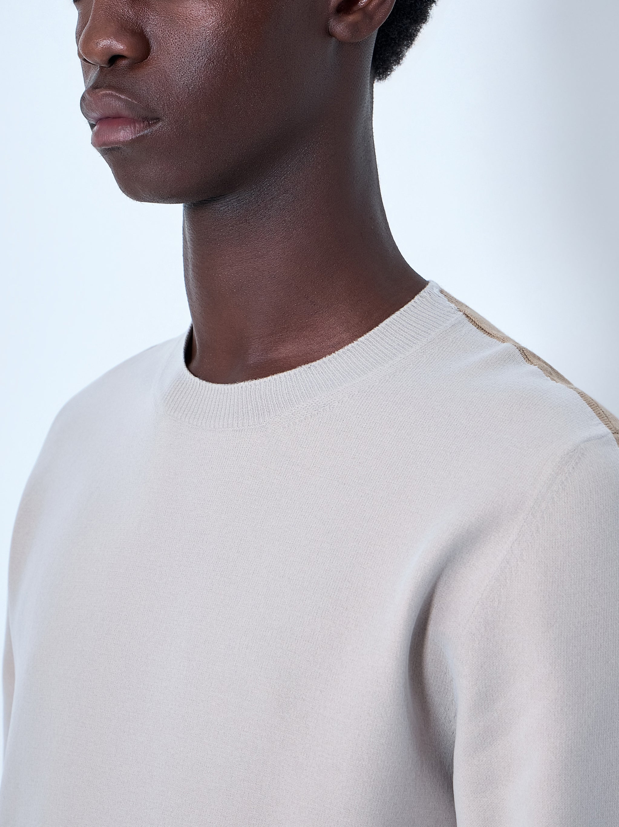 Fine knit crewneck sweater