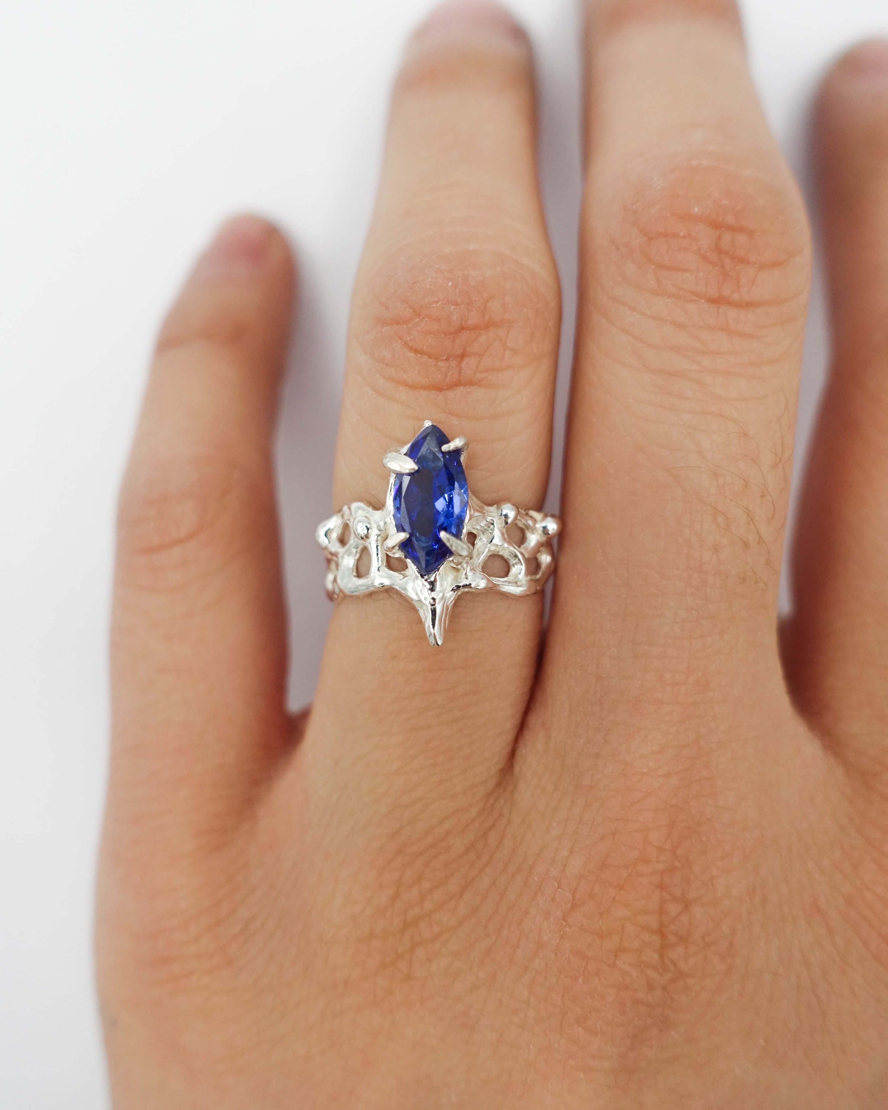 Daphne ring
