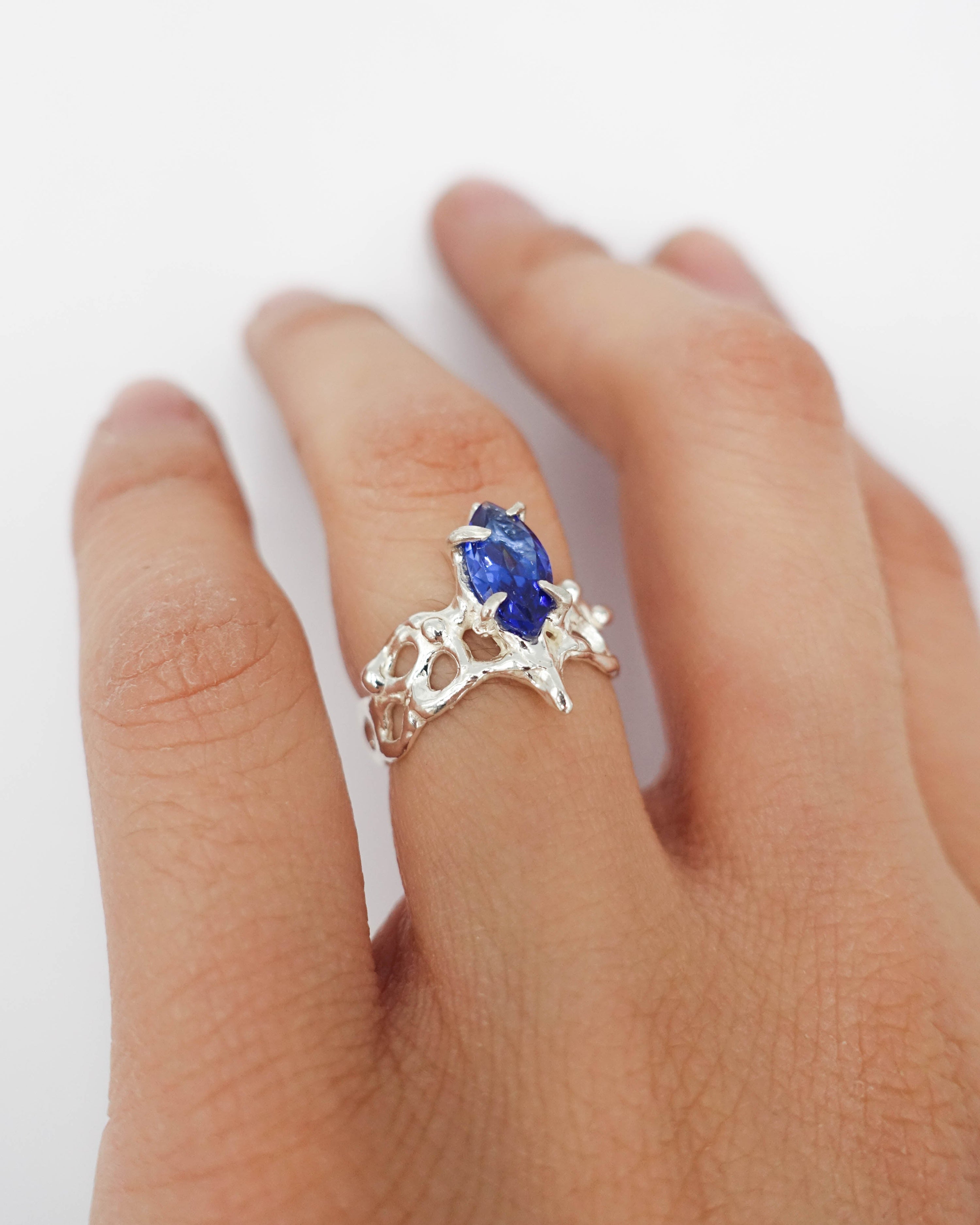 Daphne ring