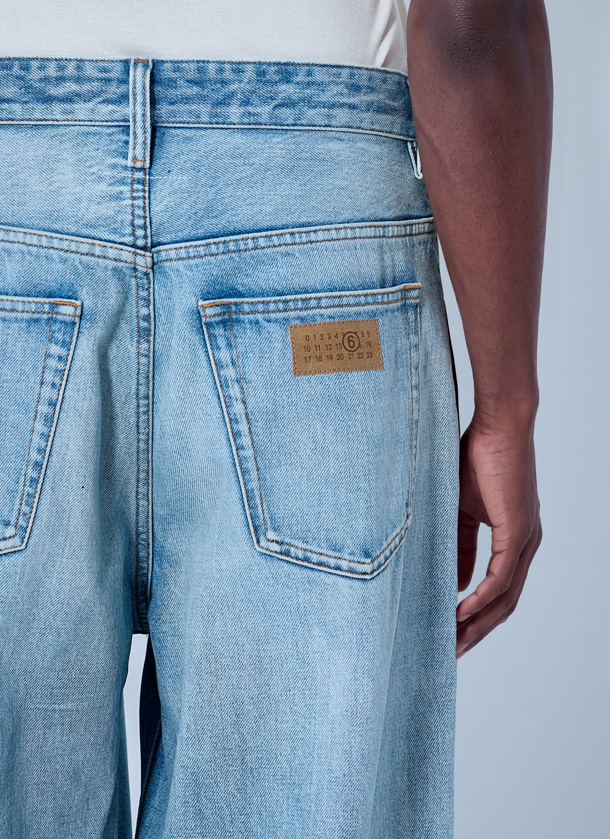 Wide-leg denim jeans