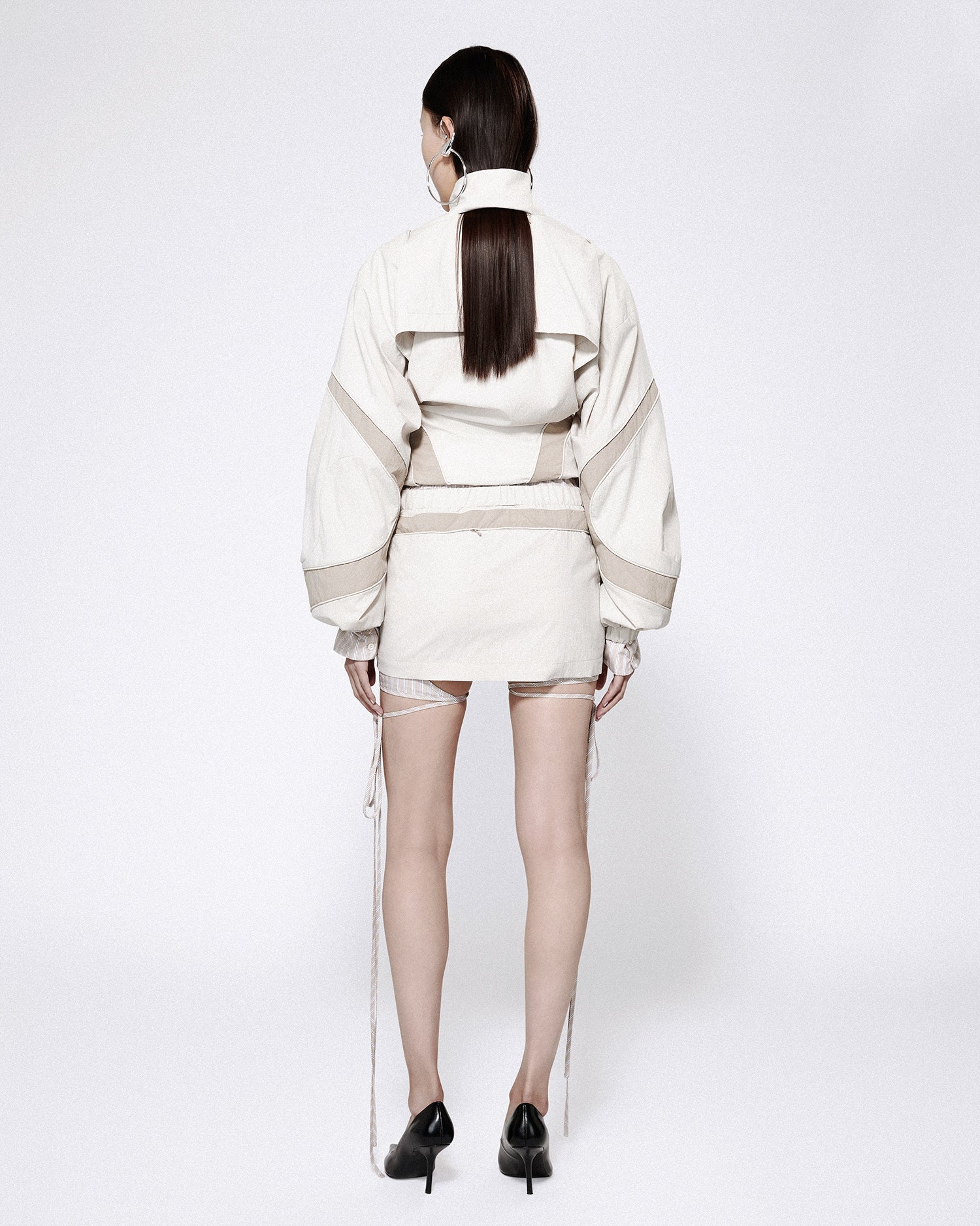 Modified track jacket sand