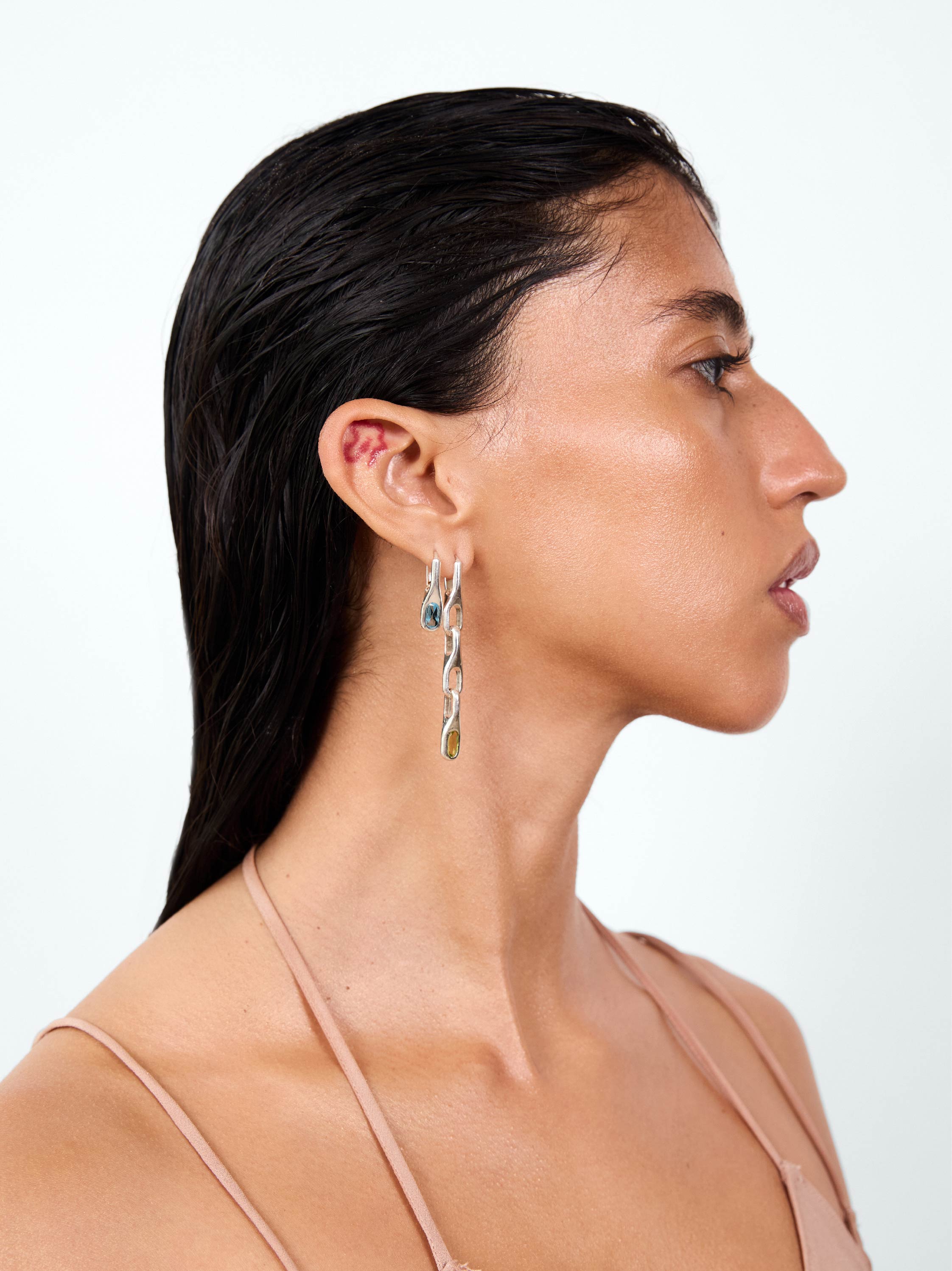 One wave topaz earring