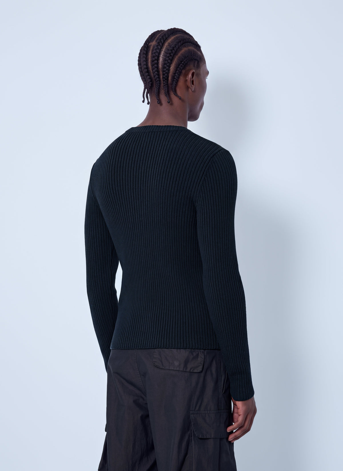 Compact roundneck