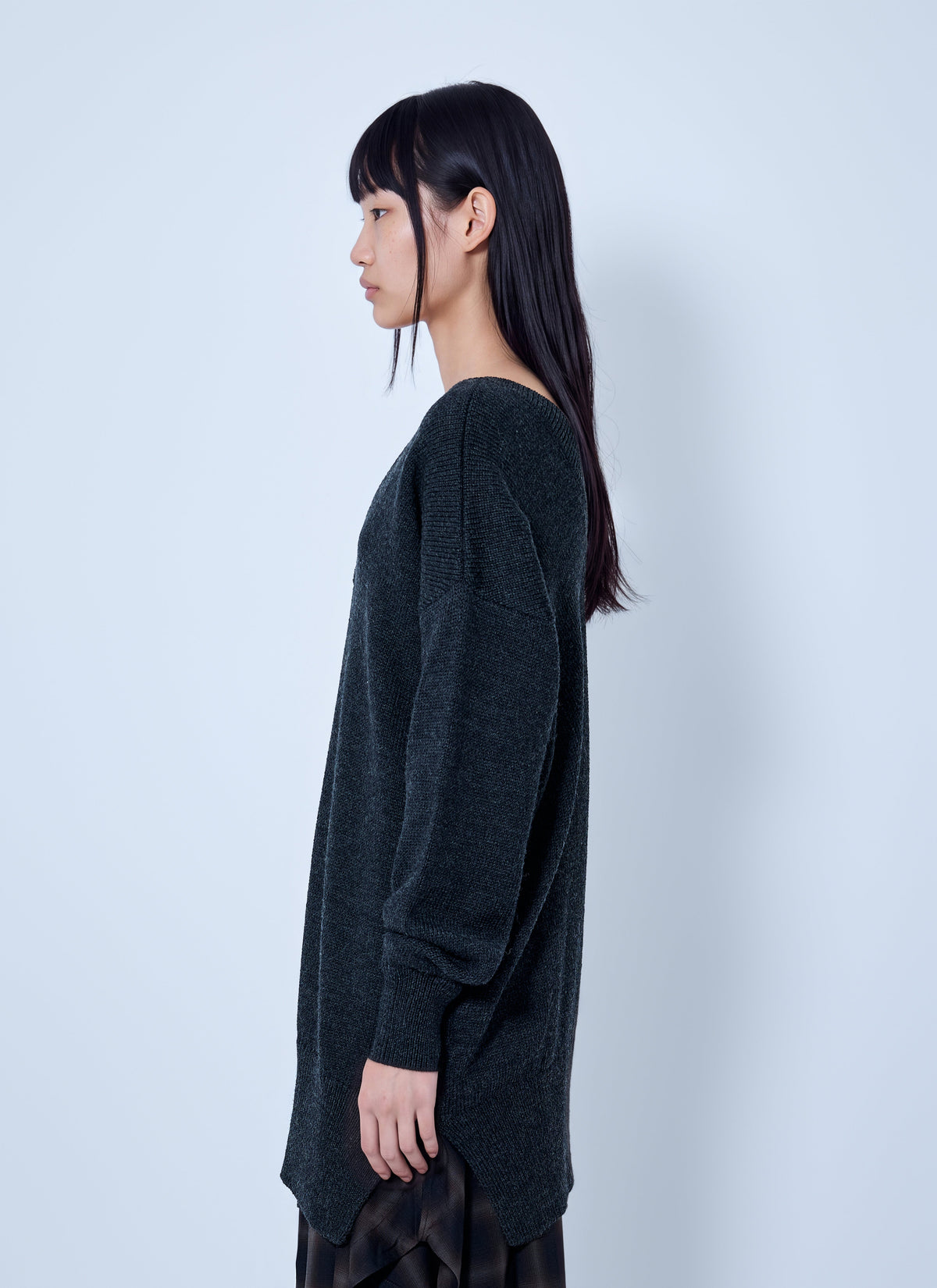 Raise v-neck sweater
