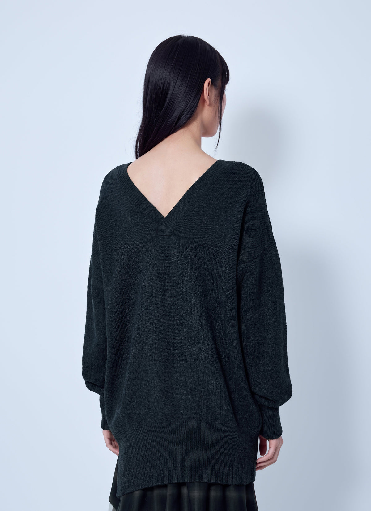 Raise v-neck sweater