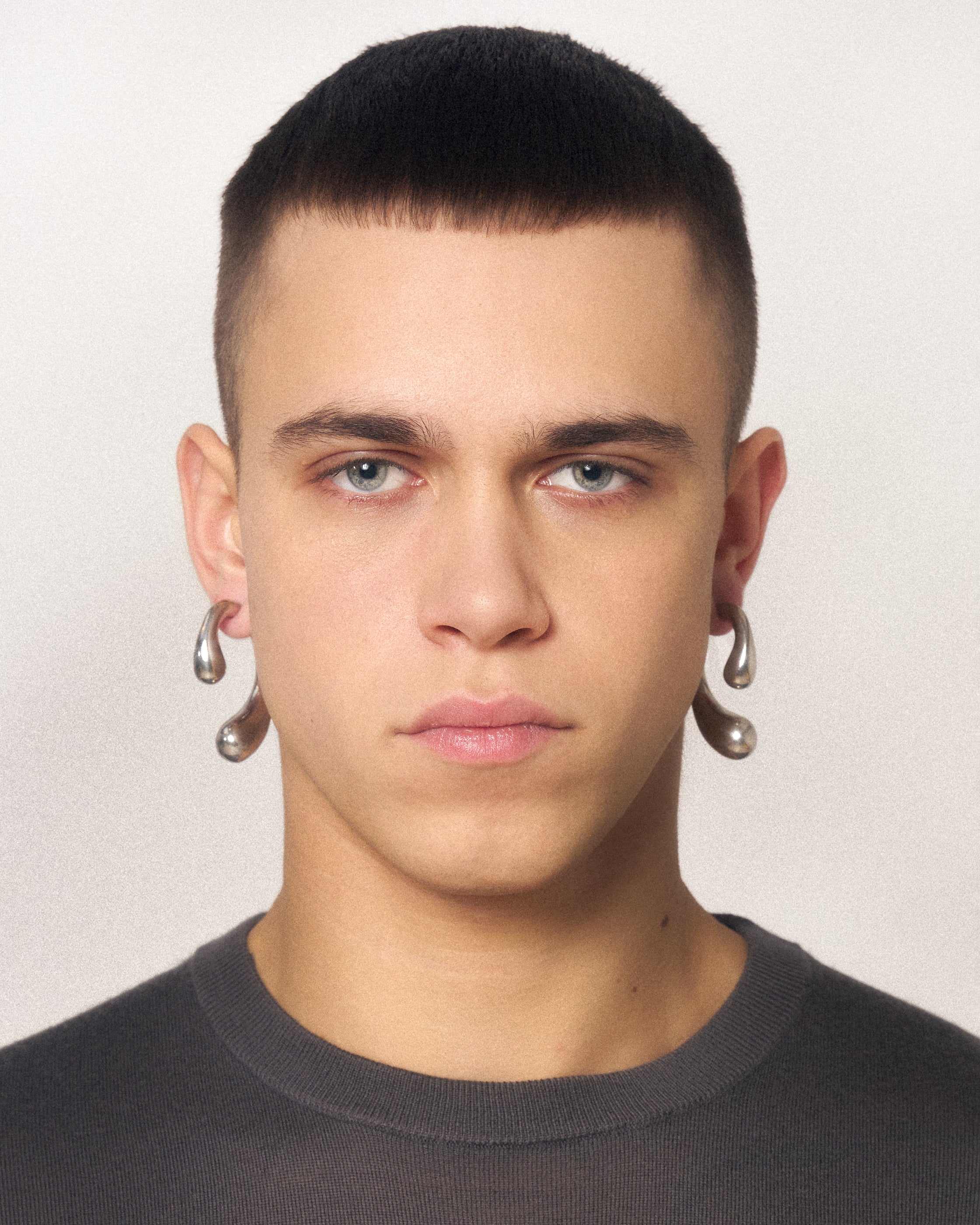 P earrings