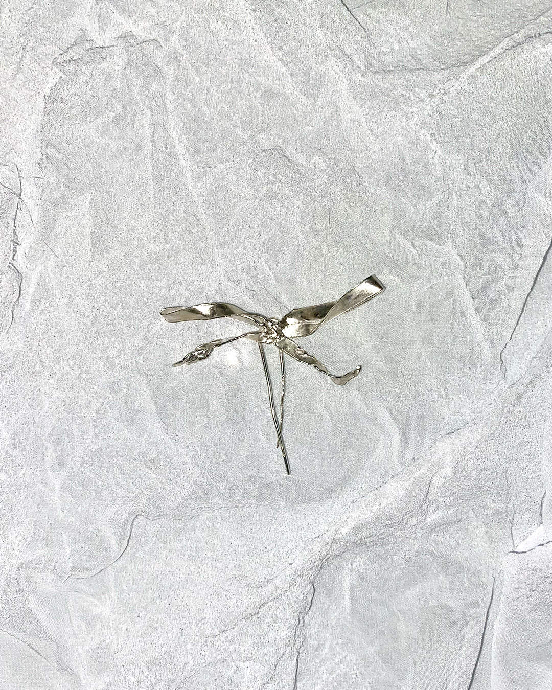 Burnt bow pin