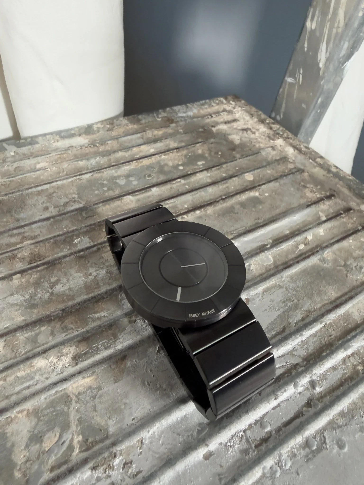 Issey miyake 2000s to watch black