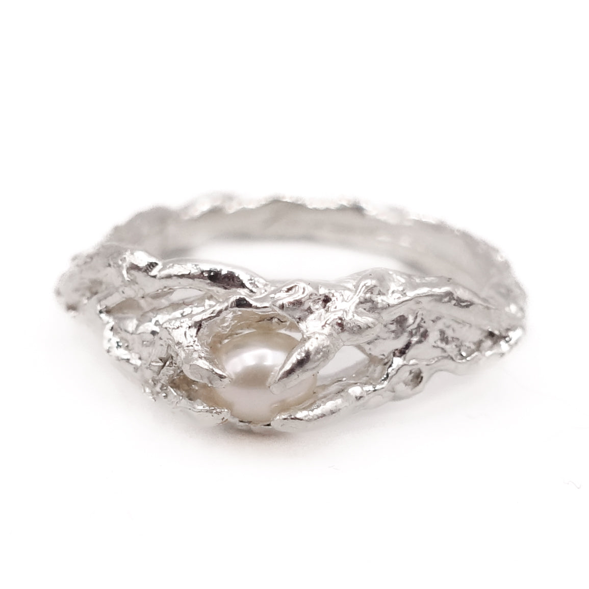 Shrine ring