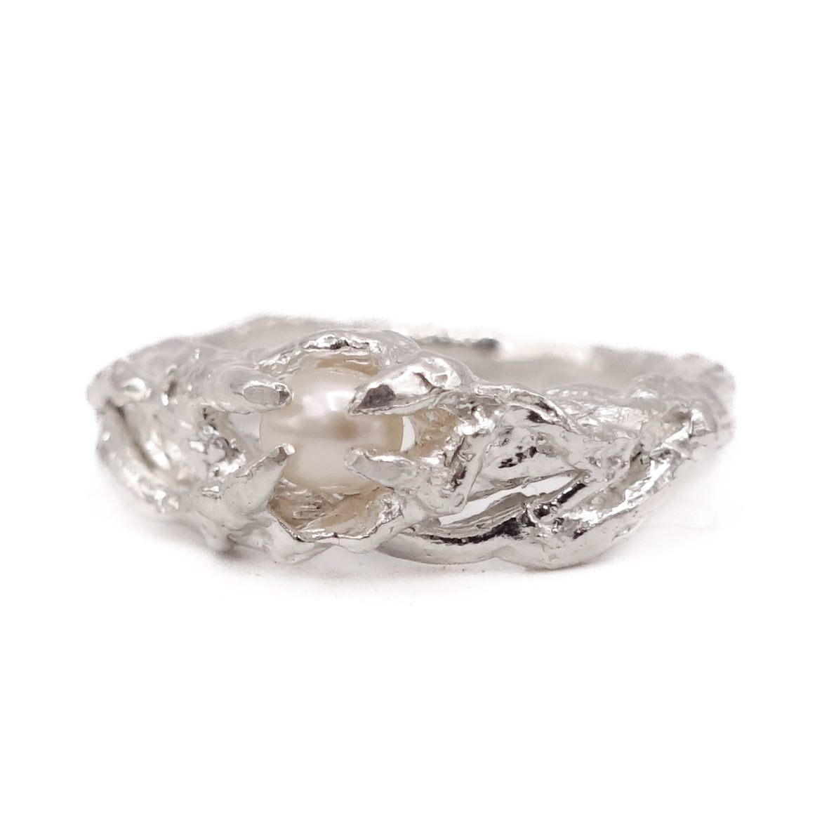 Shrine ring