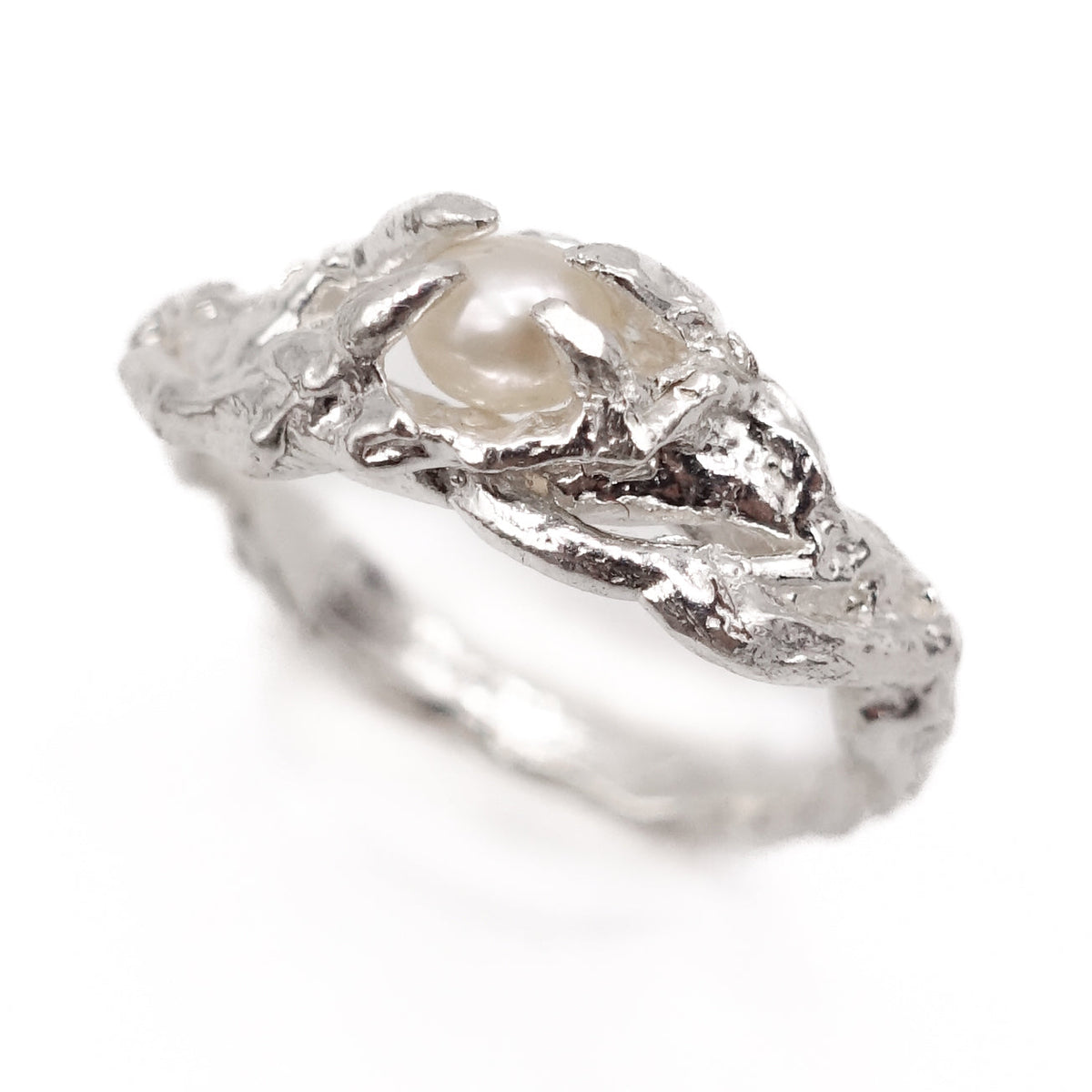 Shrine ring