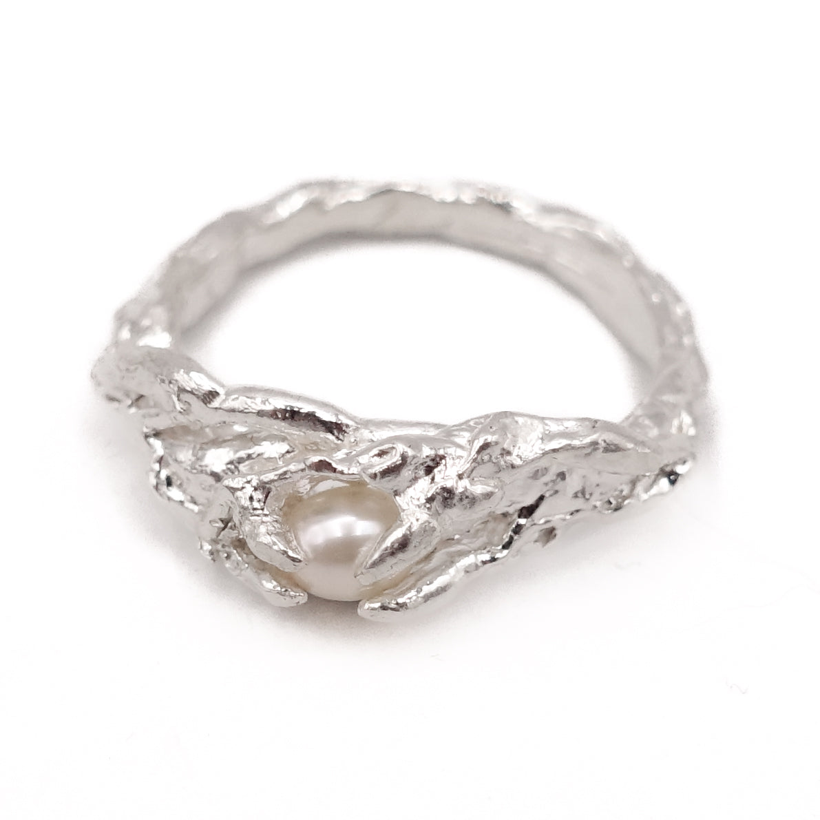 Shrine ring