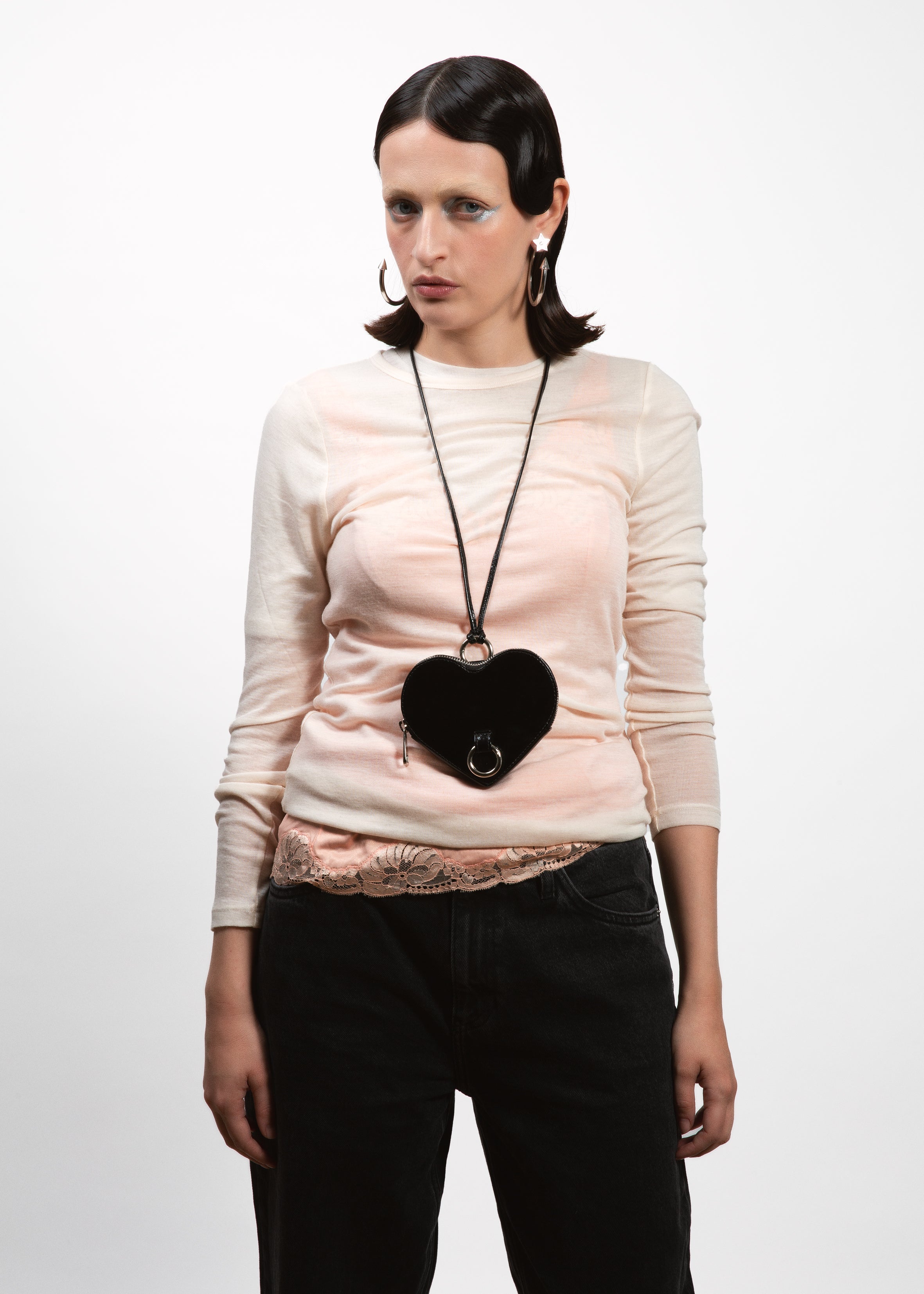 Amor neck wallet black