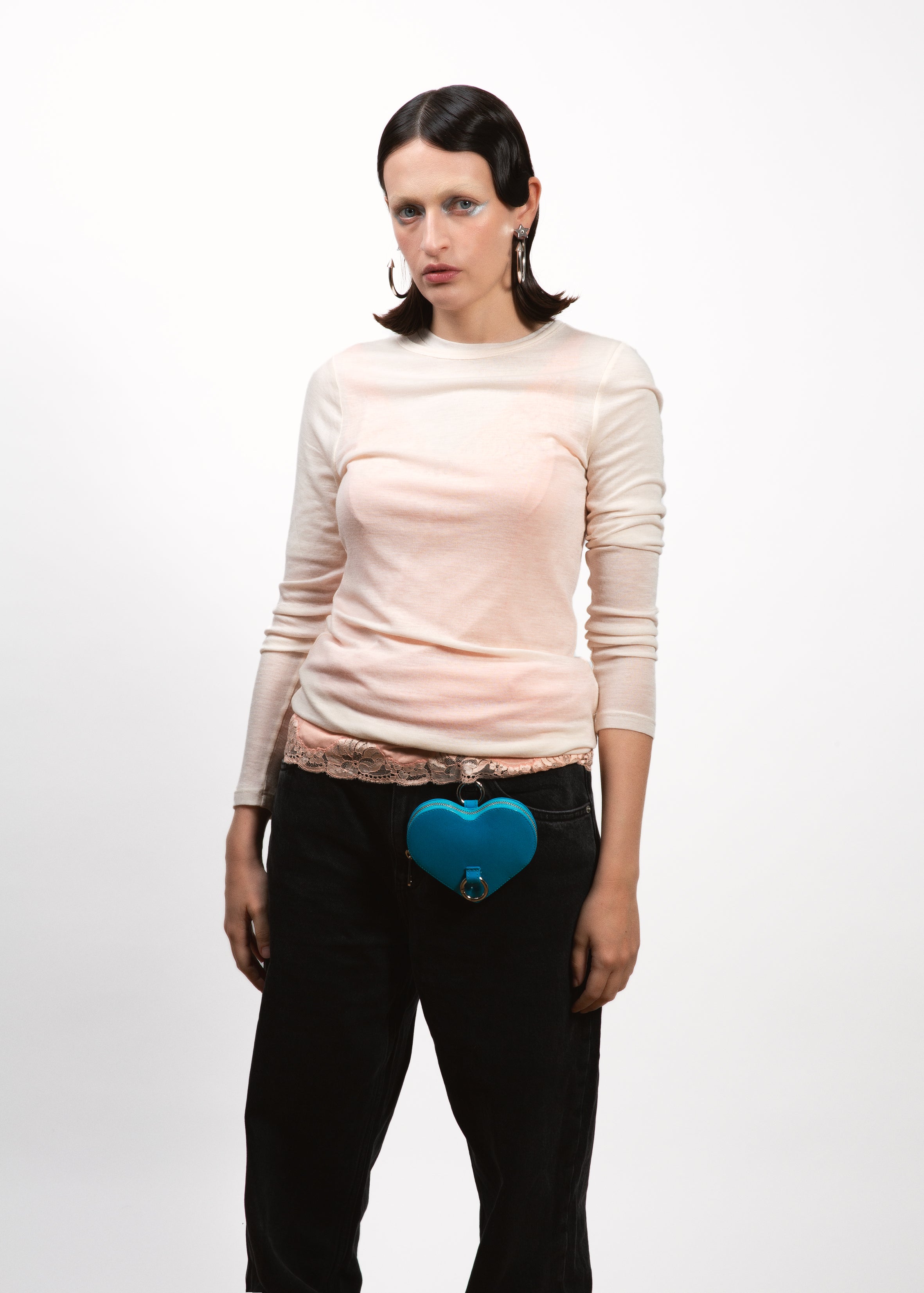Amor neck wallet black