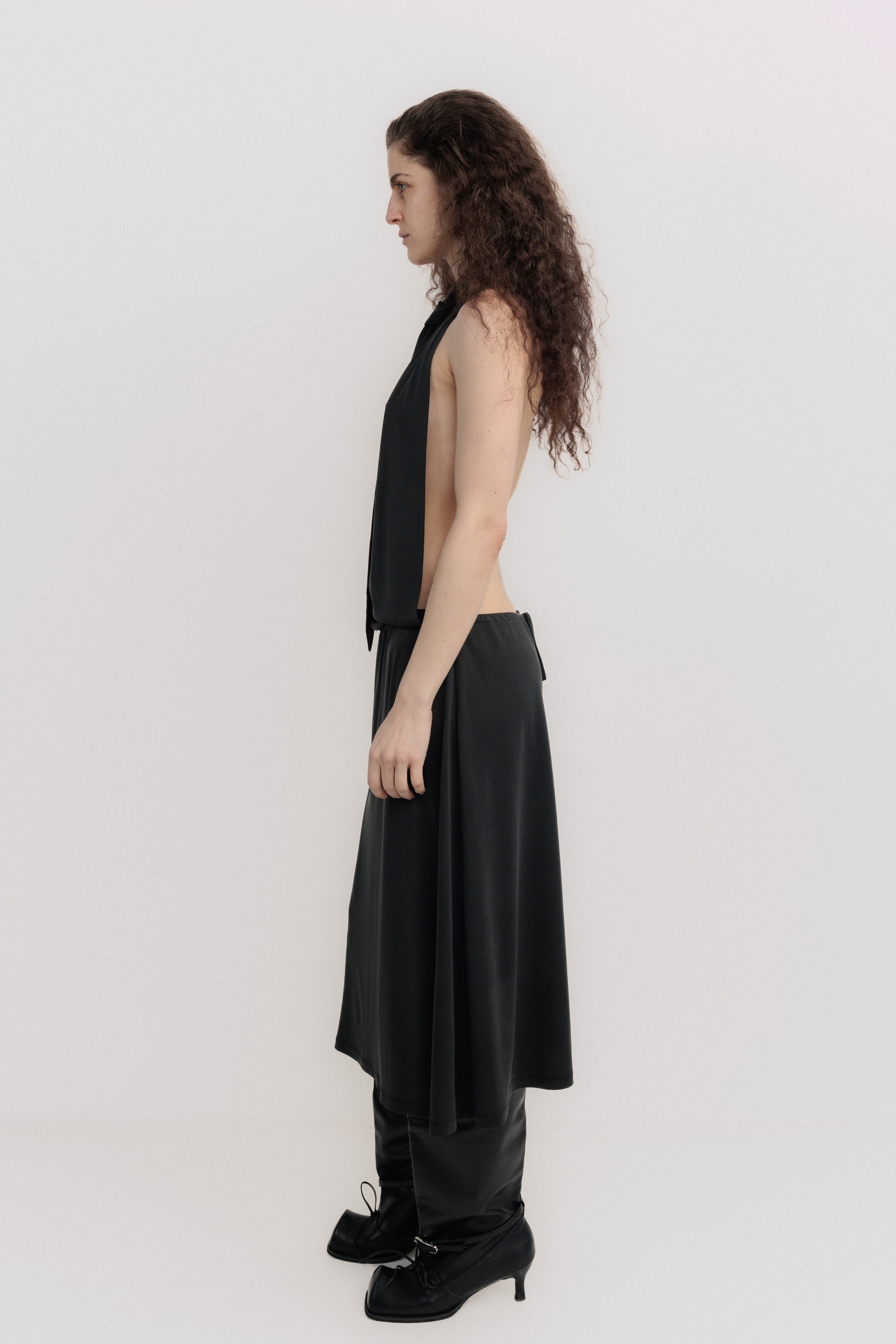 Backless tie dress