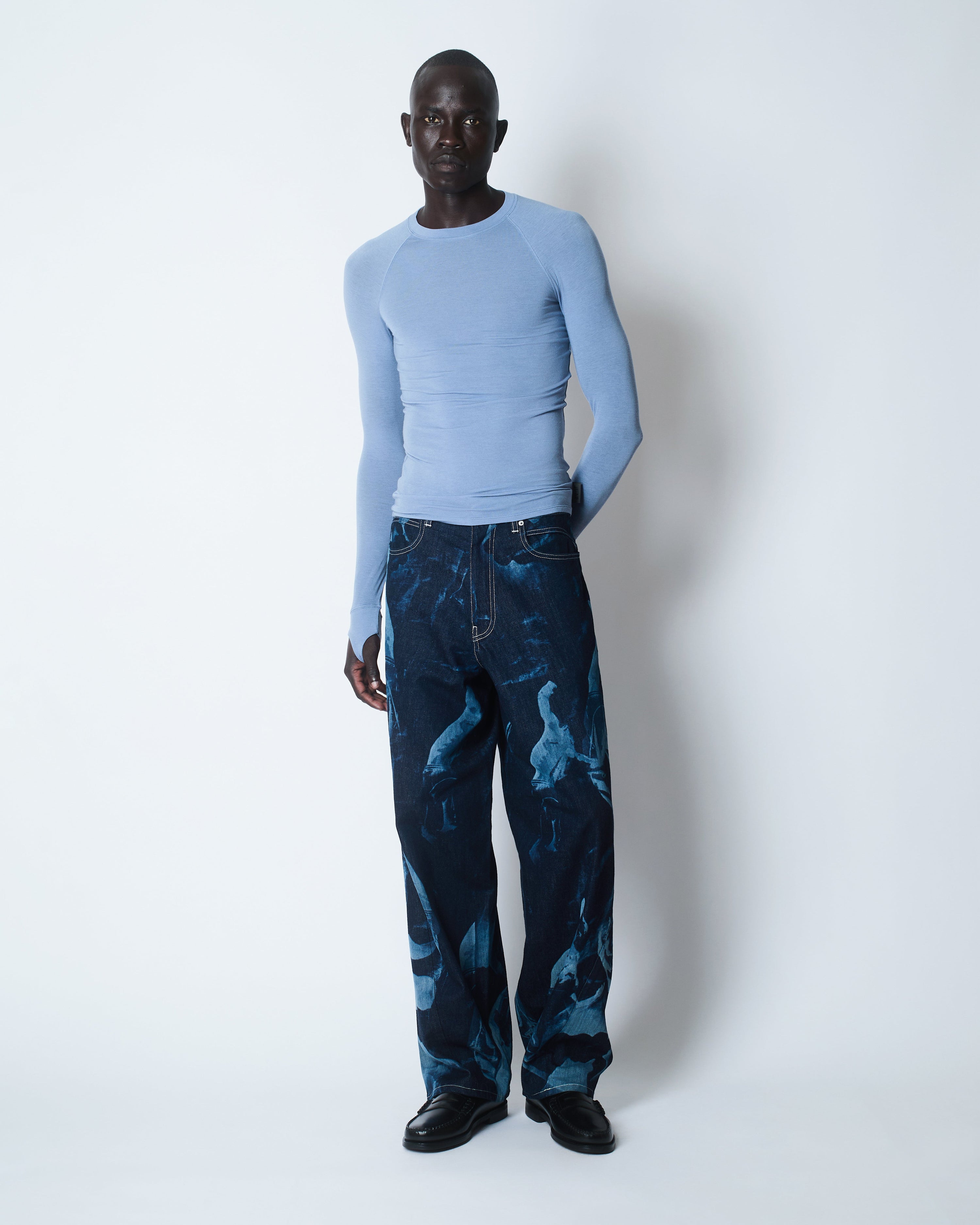 Sheer  snug-fit thumbhole  top tencel / wool blue