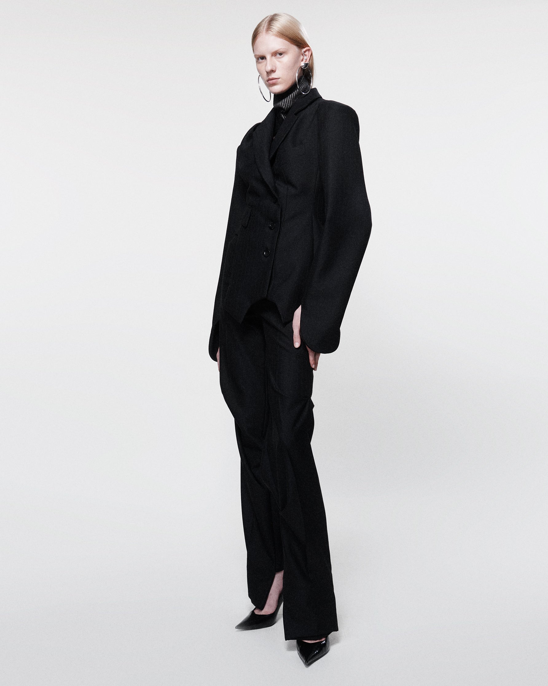Inverse tailored jacket black