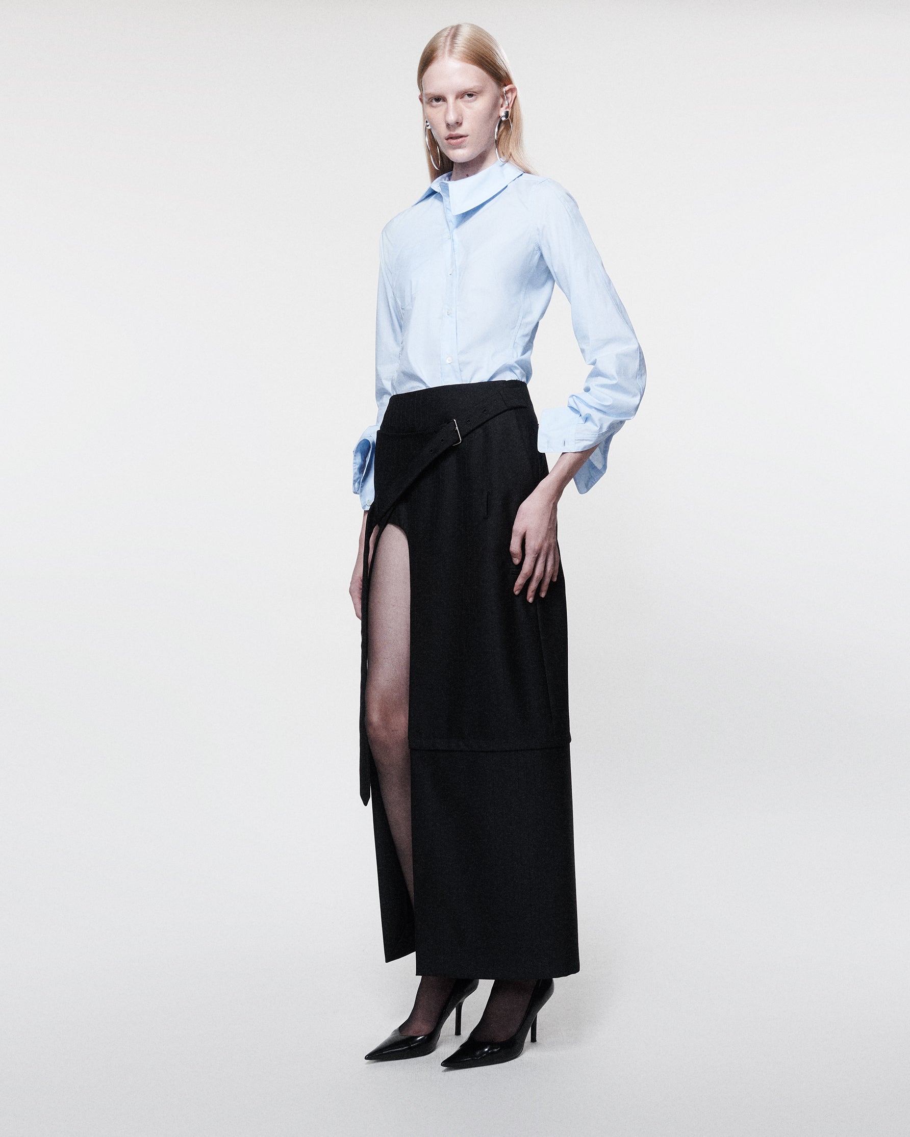 The metro skirt black