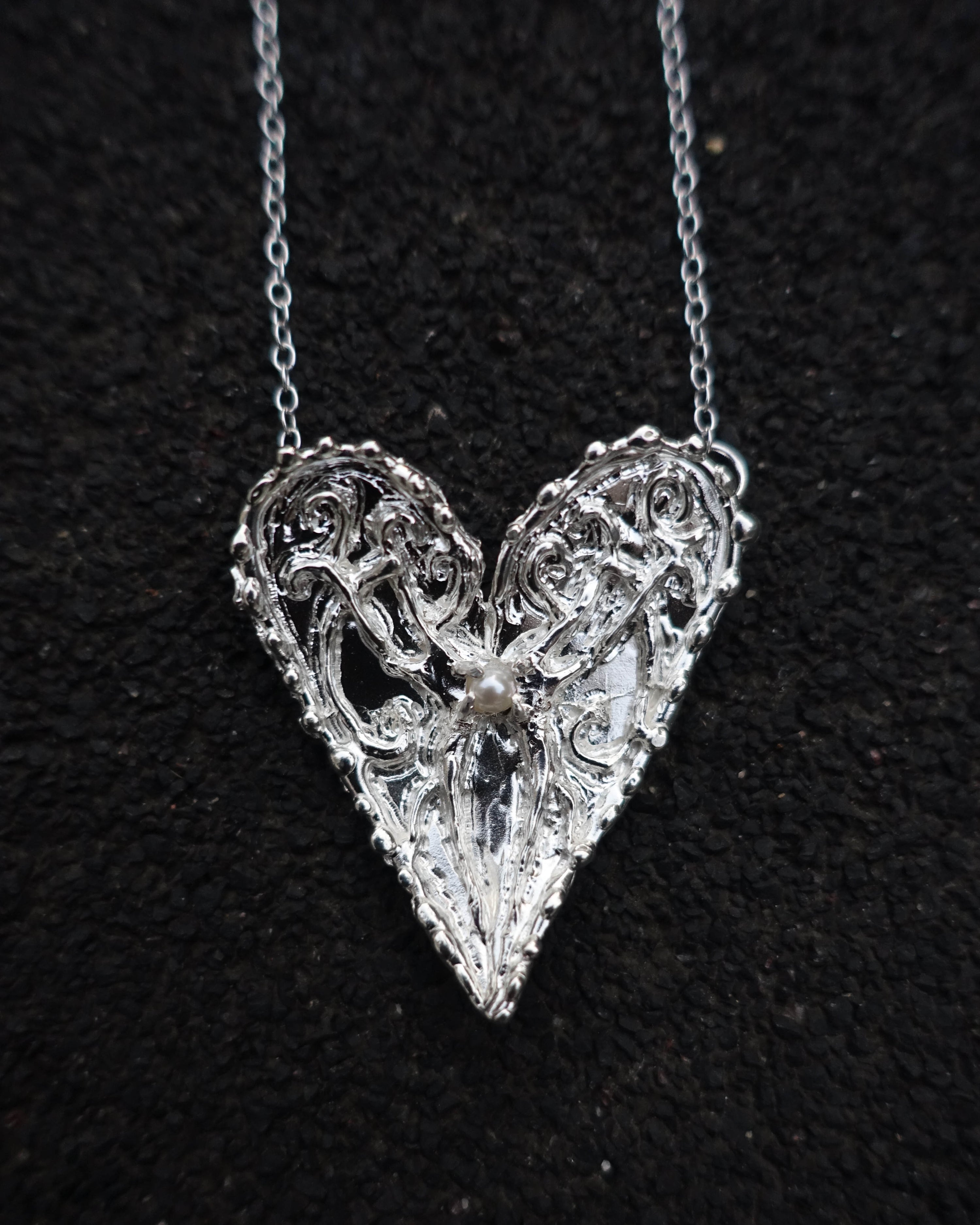 Maidenheart pendant