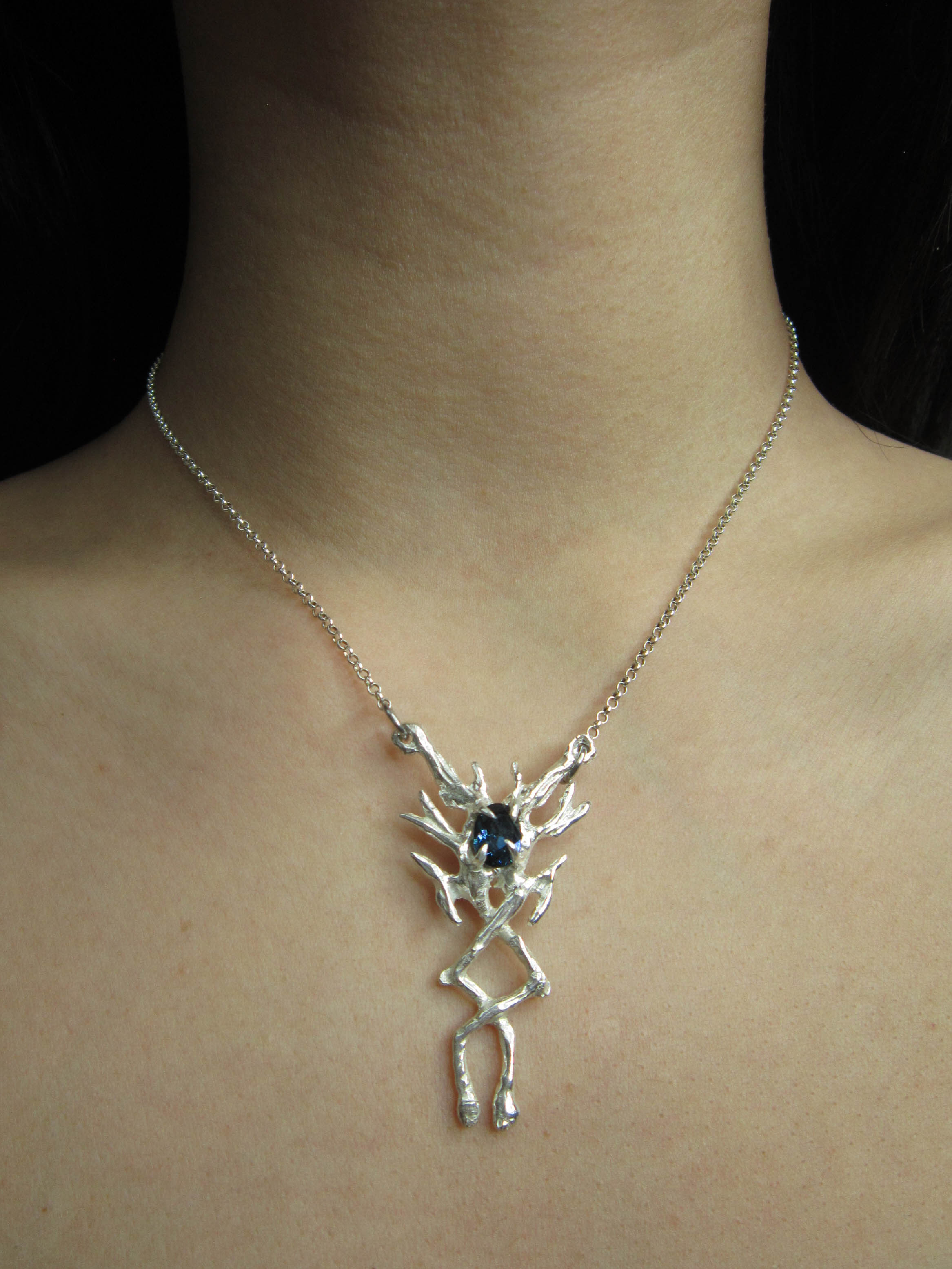 Thea pendant