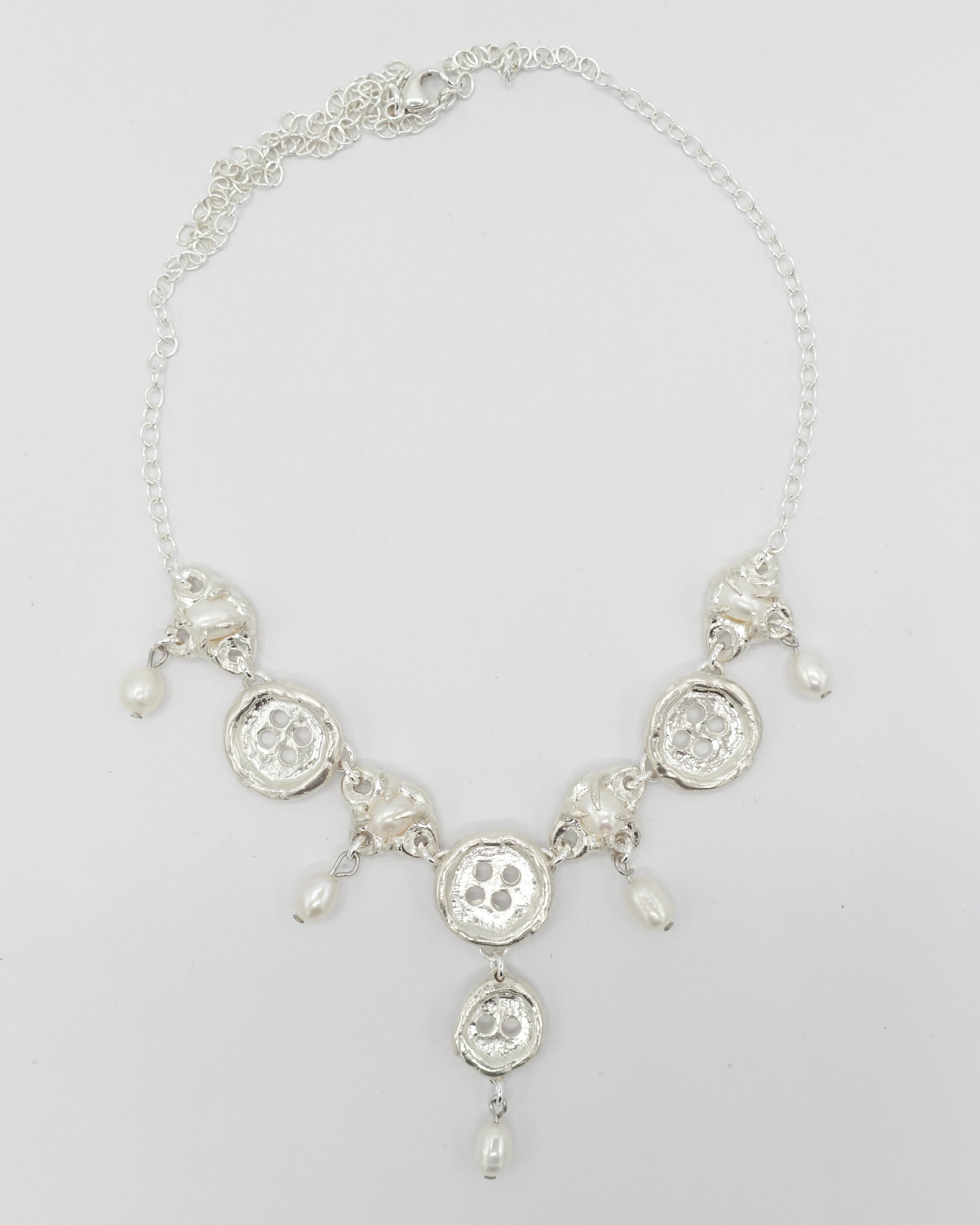Belle button collar