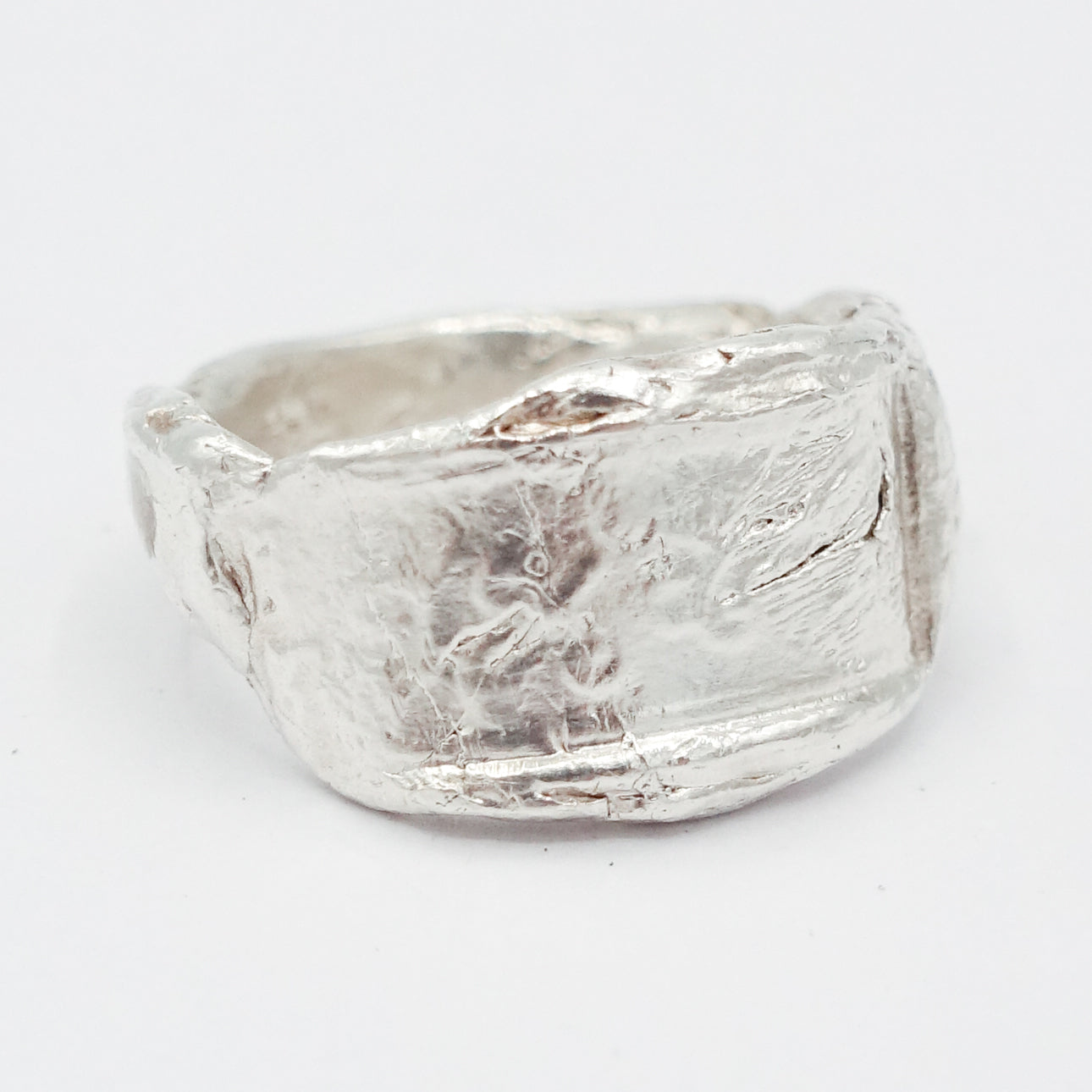 Ruins ring