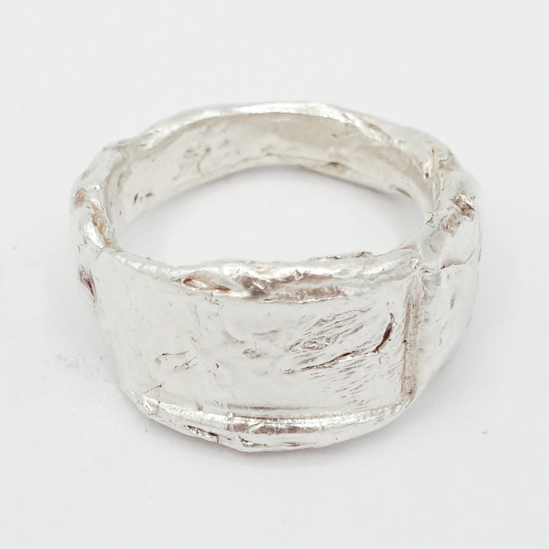 Ruins ring