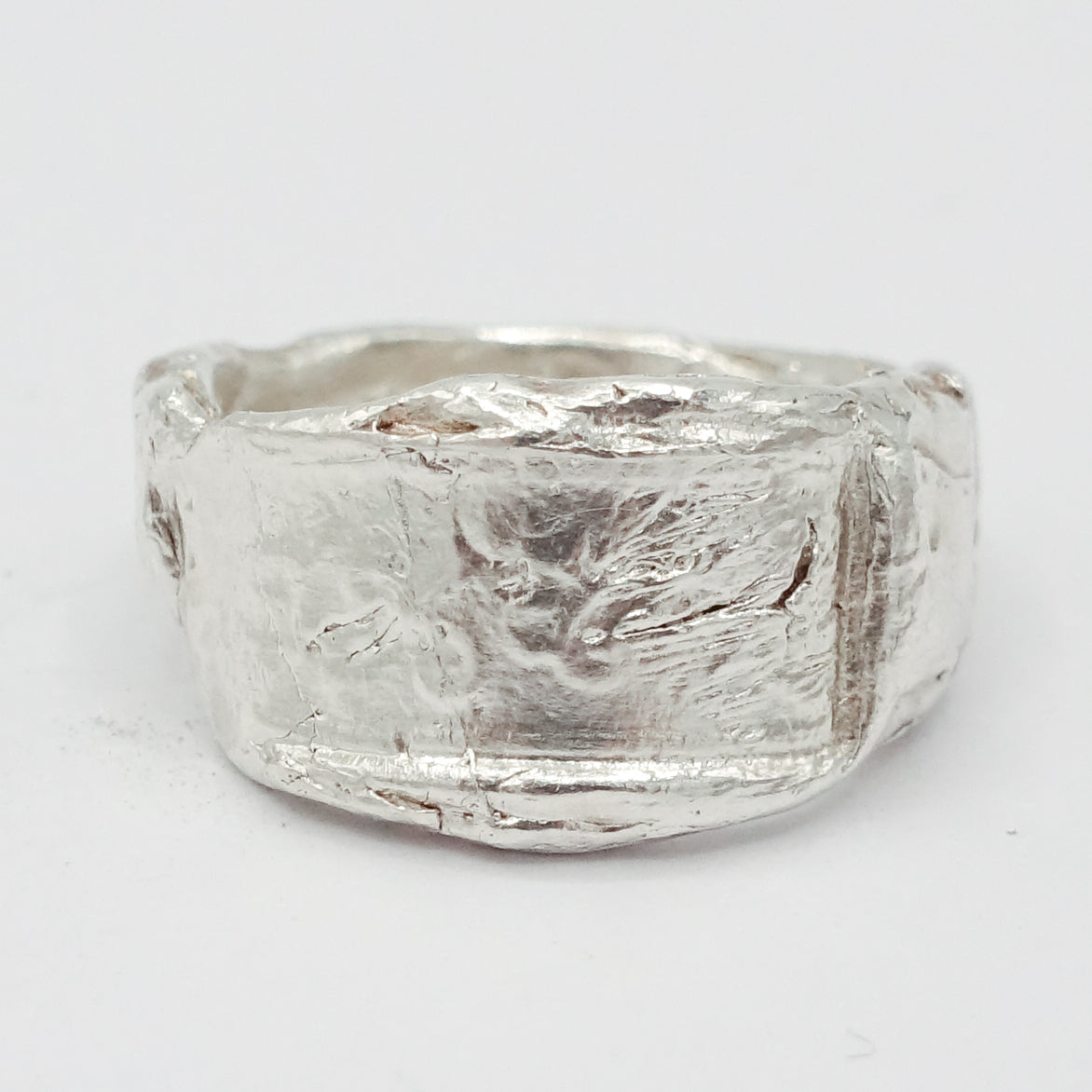 Ruins ring