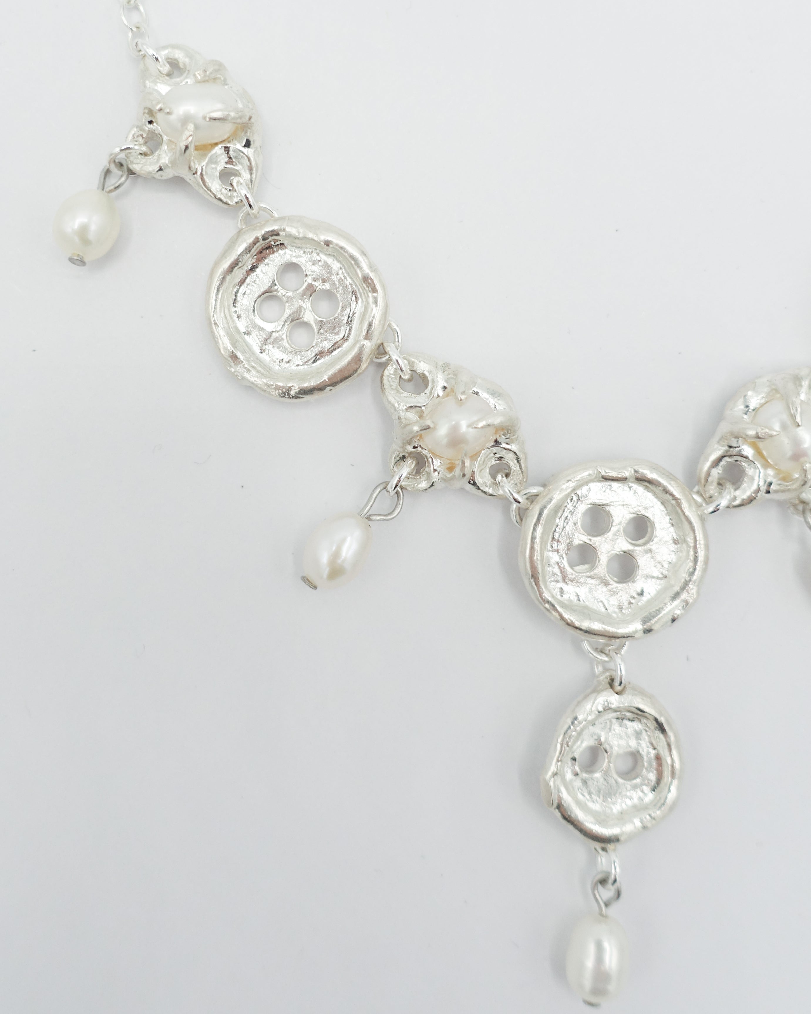 Belle button collar
