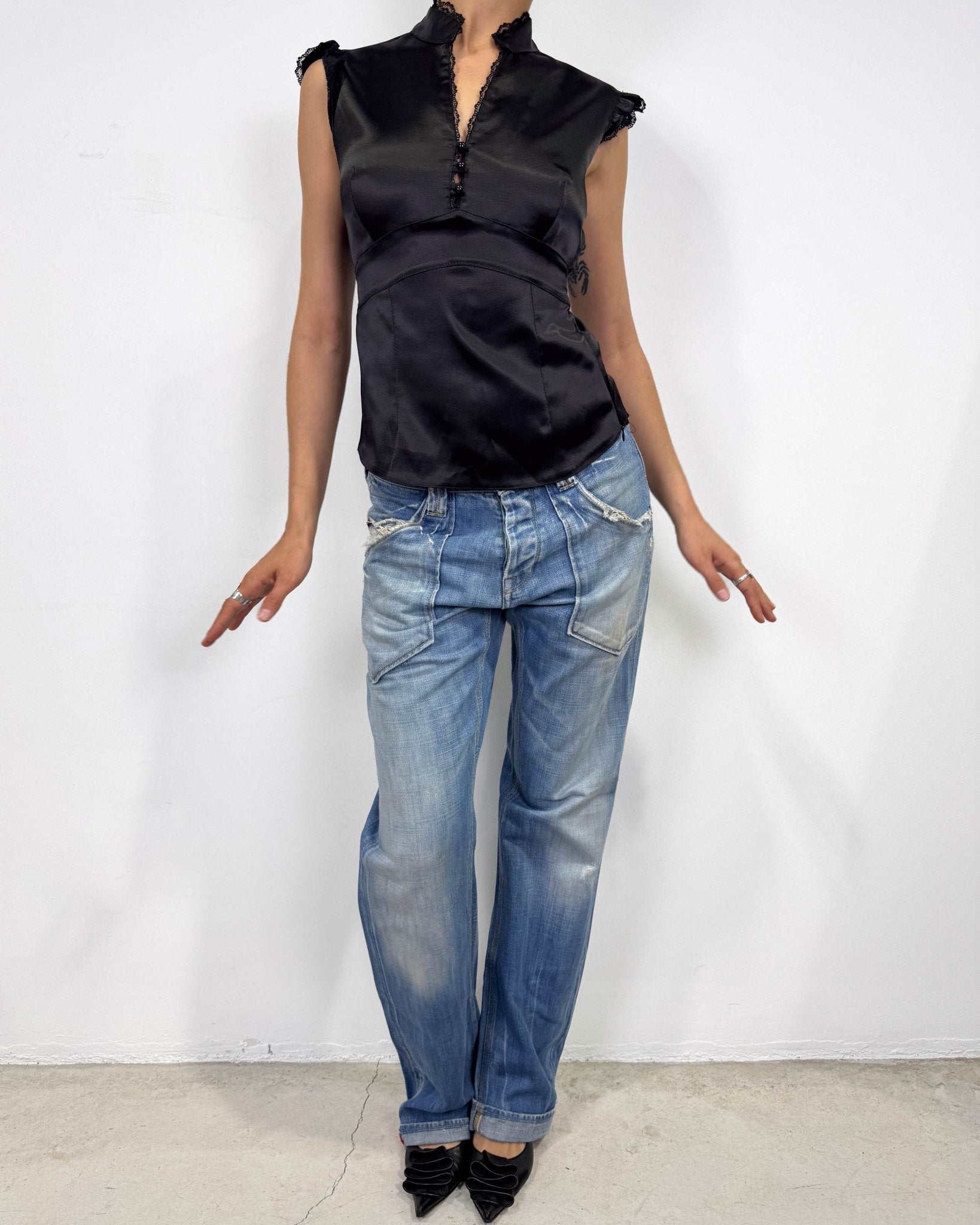 The aleesha top