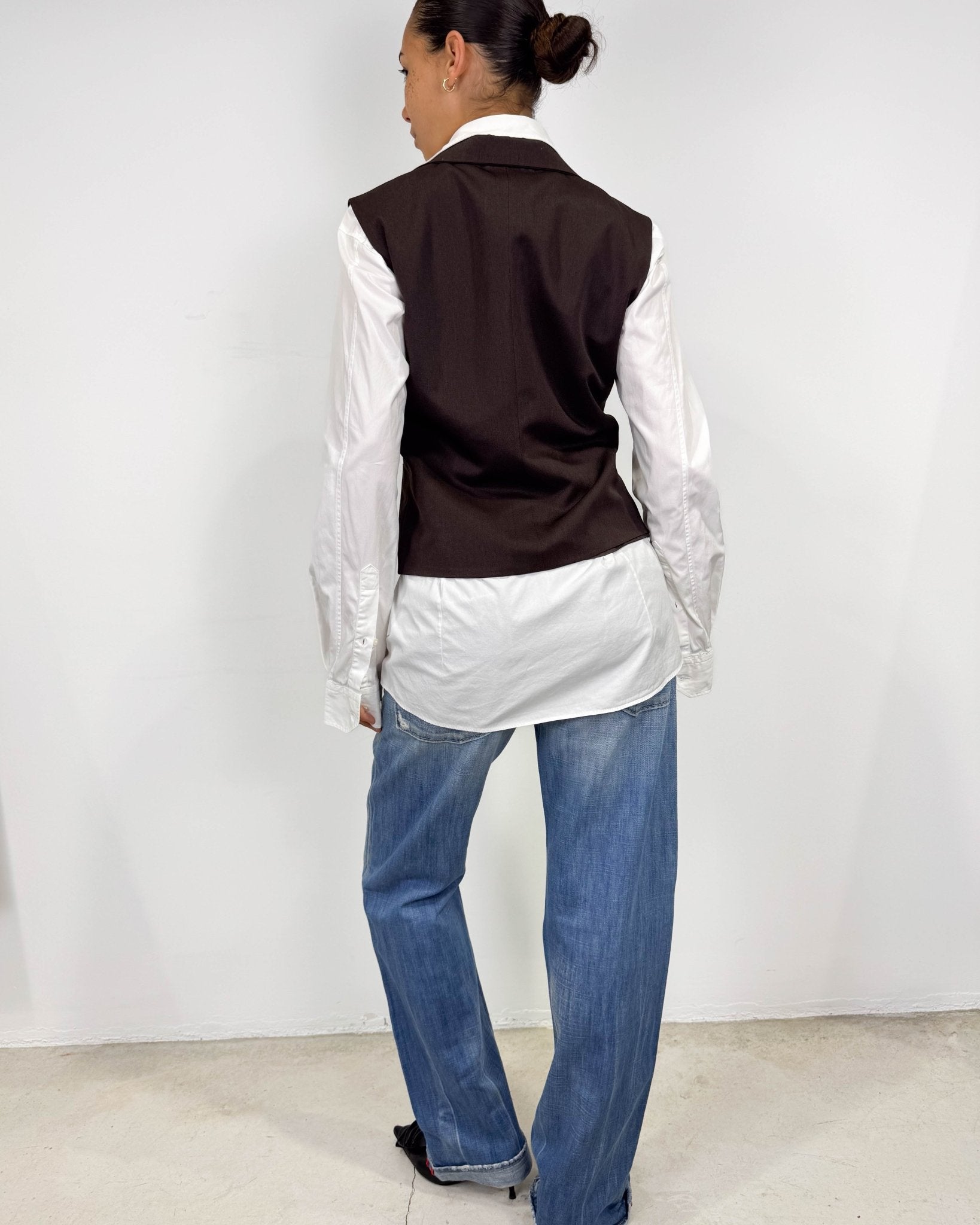 The ariadna vest