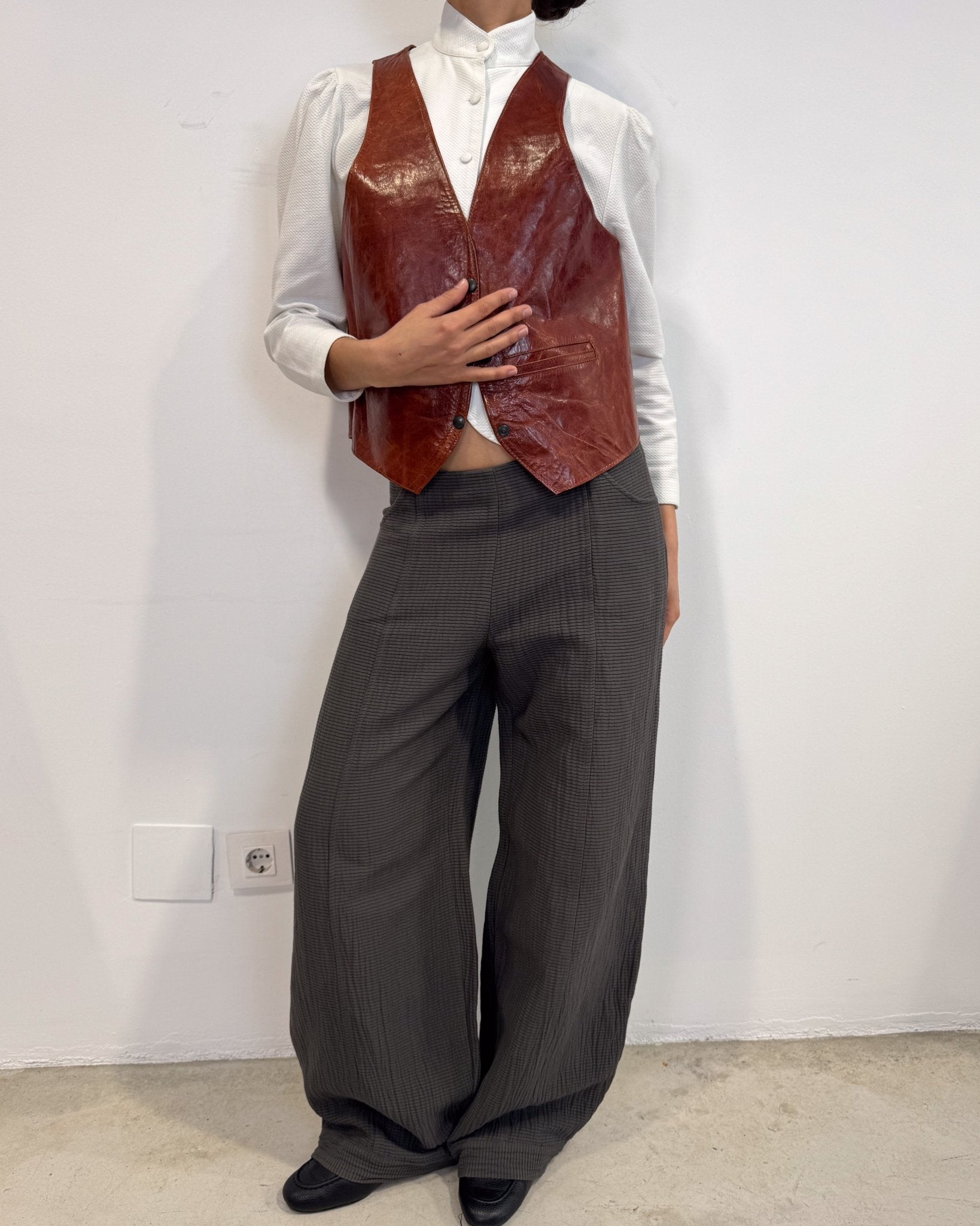 The belén leather vest