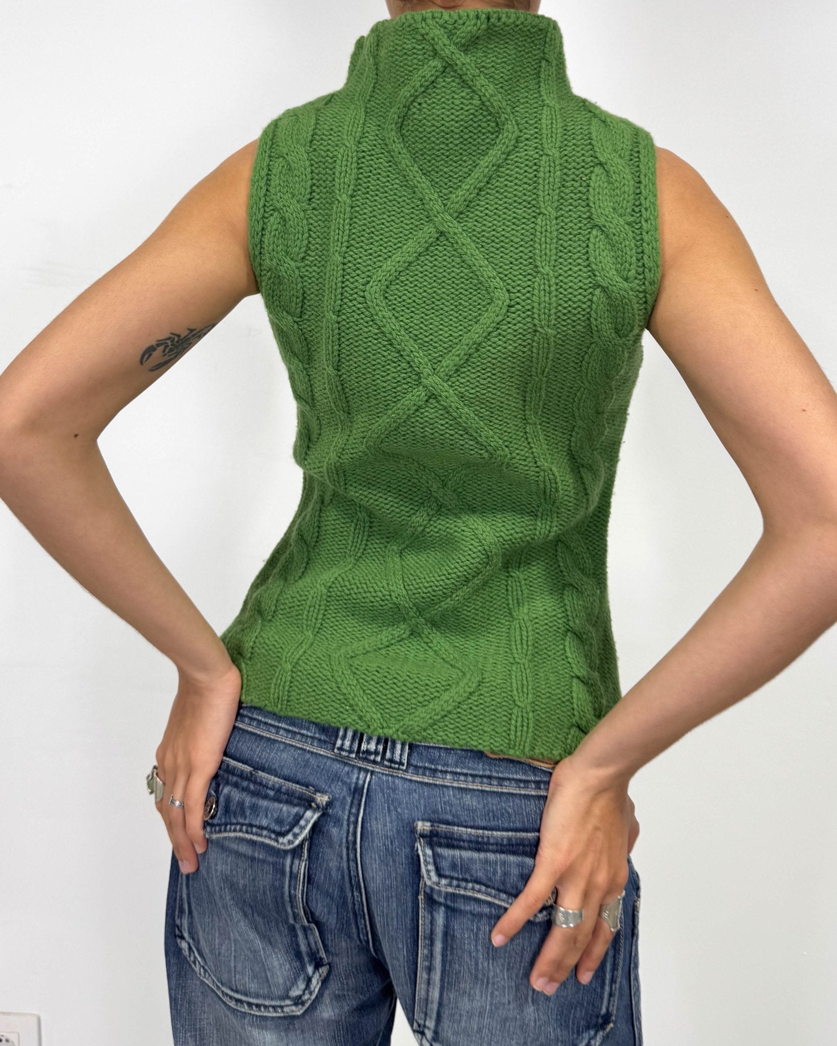 The debbie top