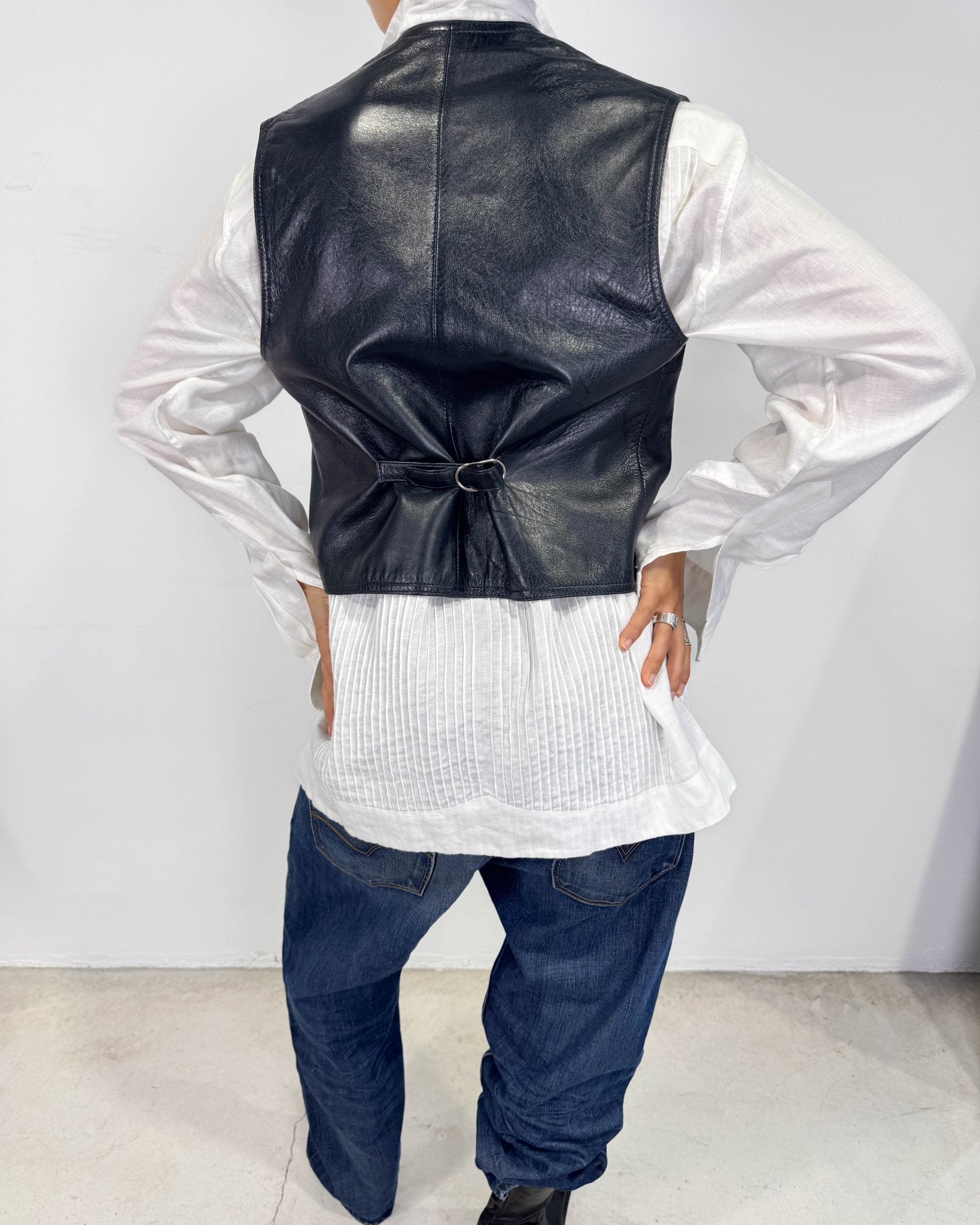 The loli vest