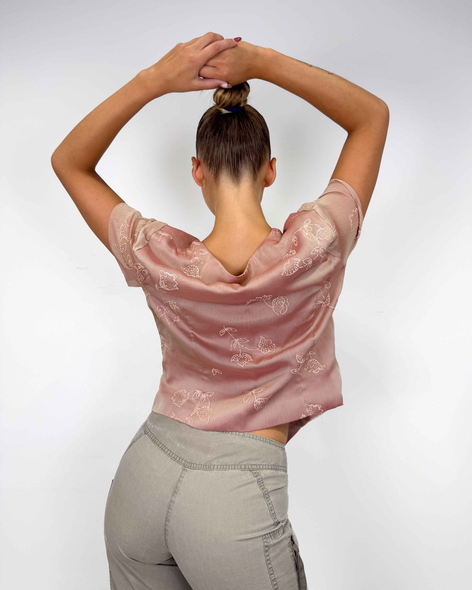 The onira top