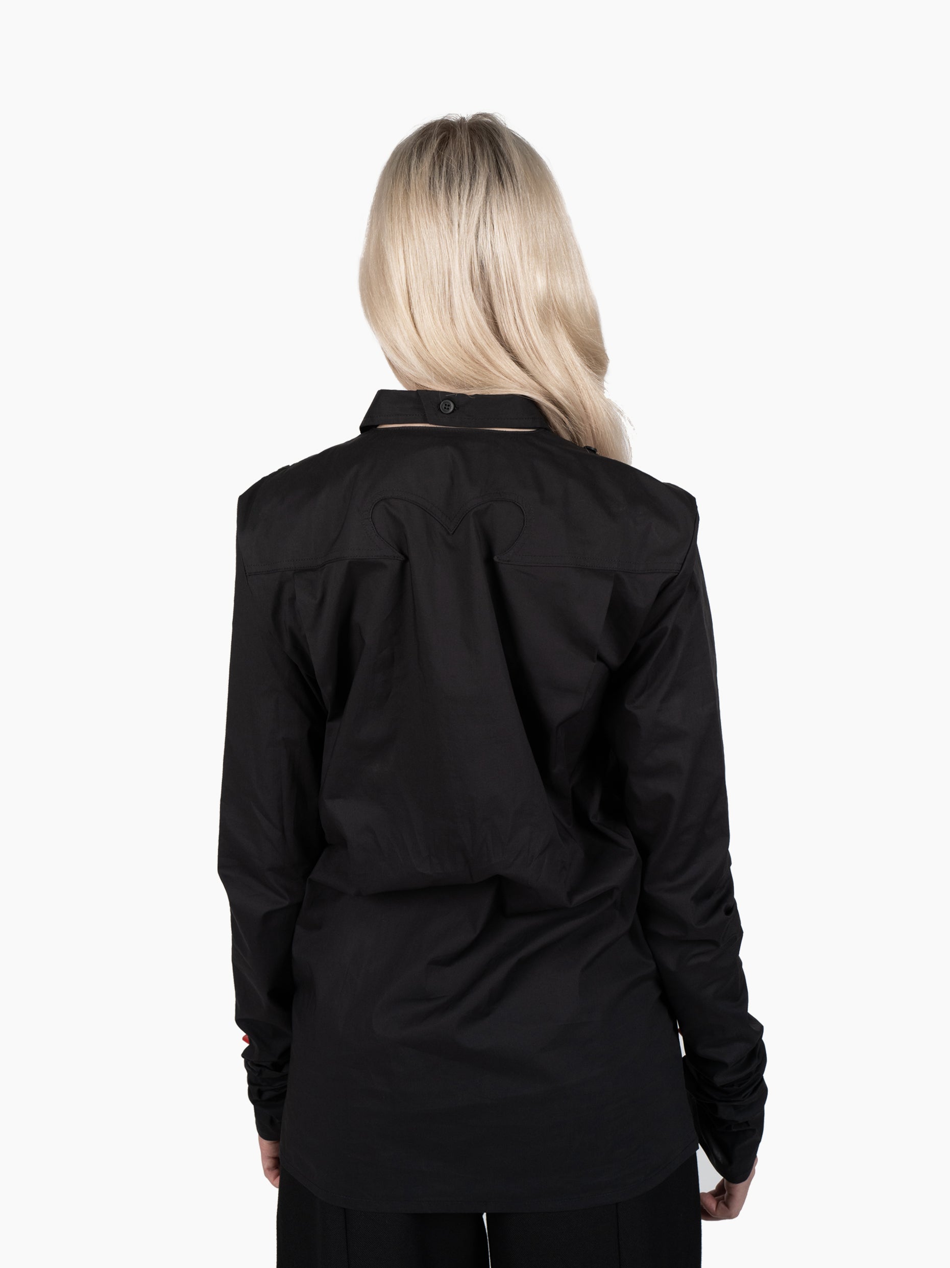 Vain black dress shirt
