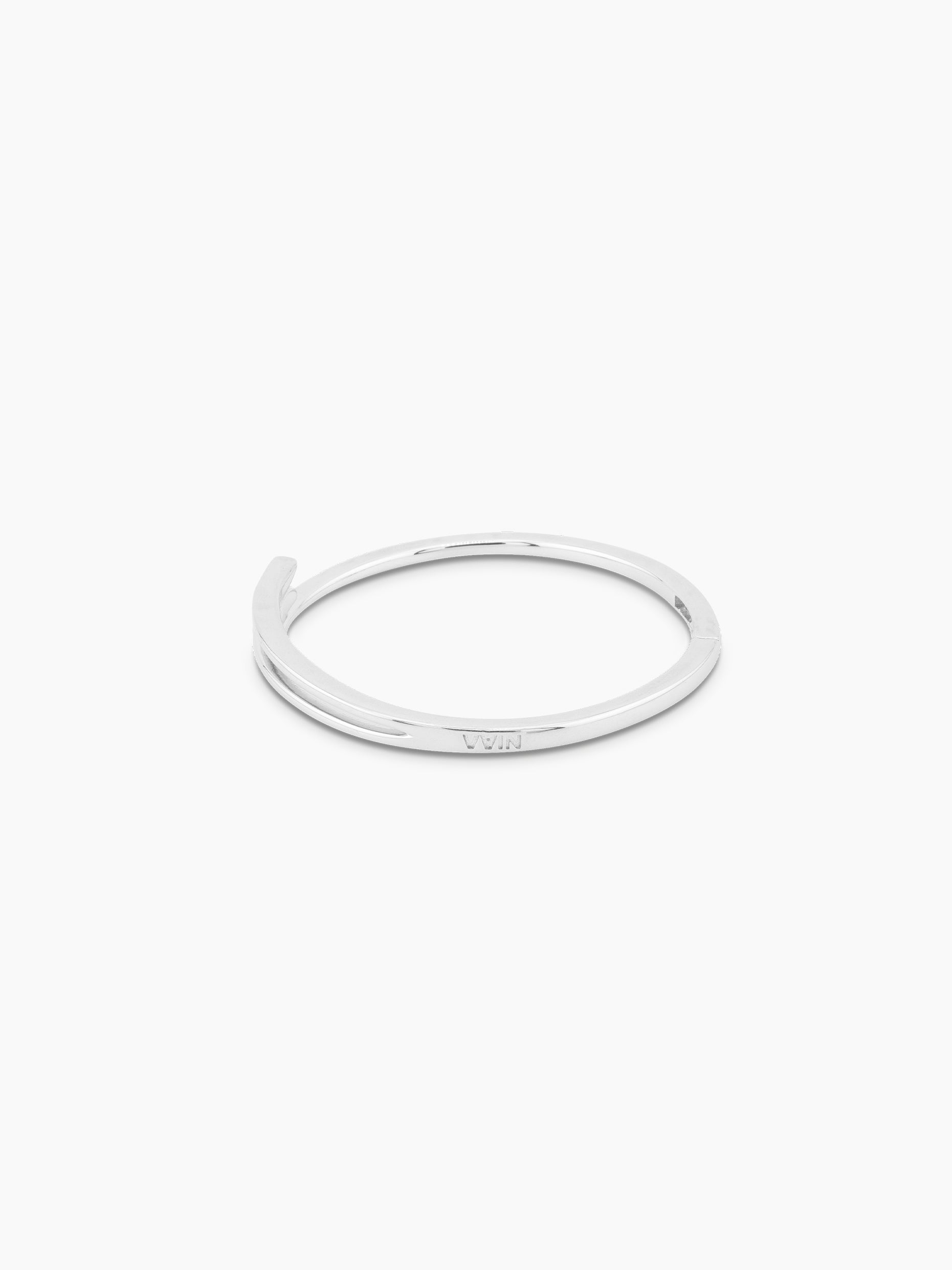 Vain needle bracelet